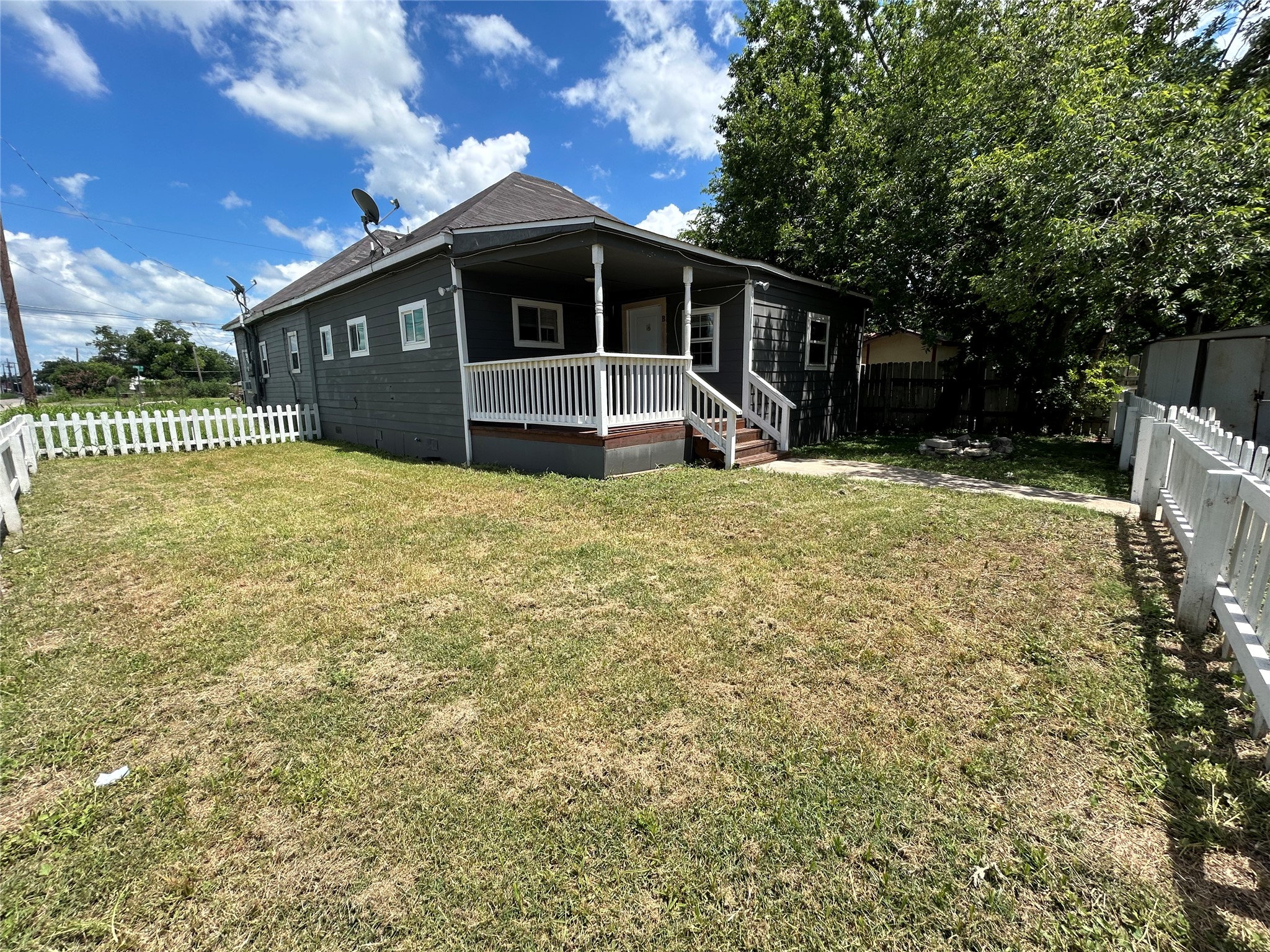 main property photo 7