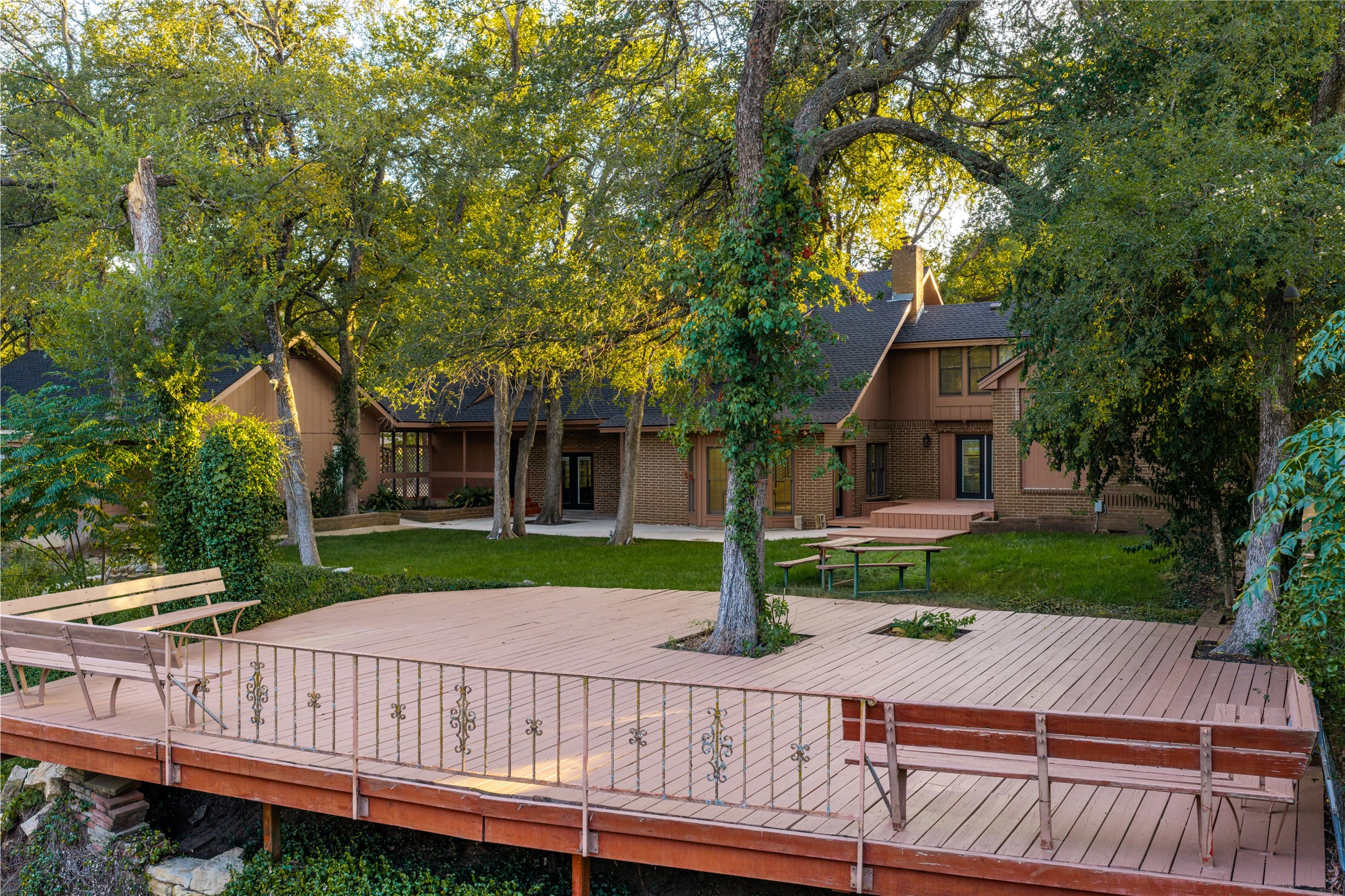 main property photo 35