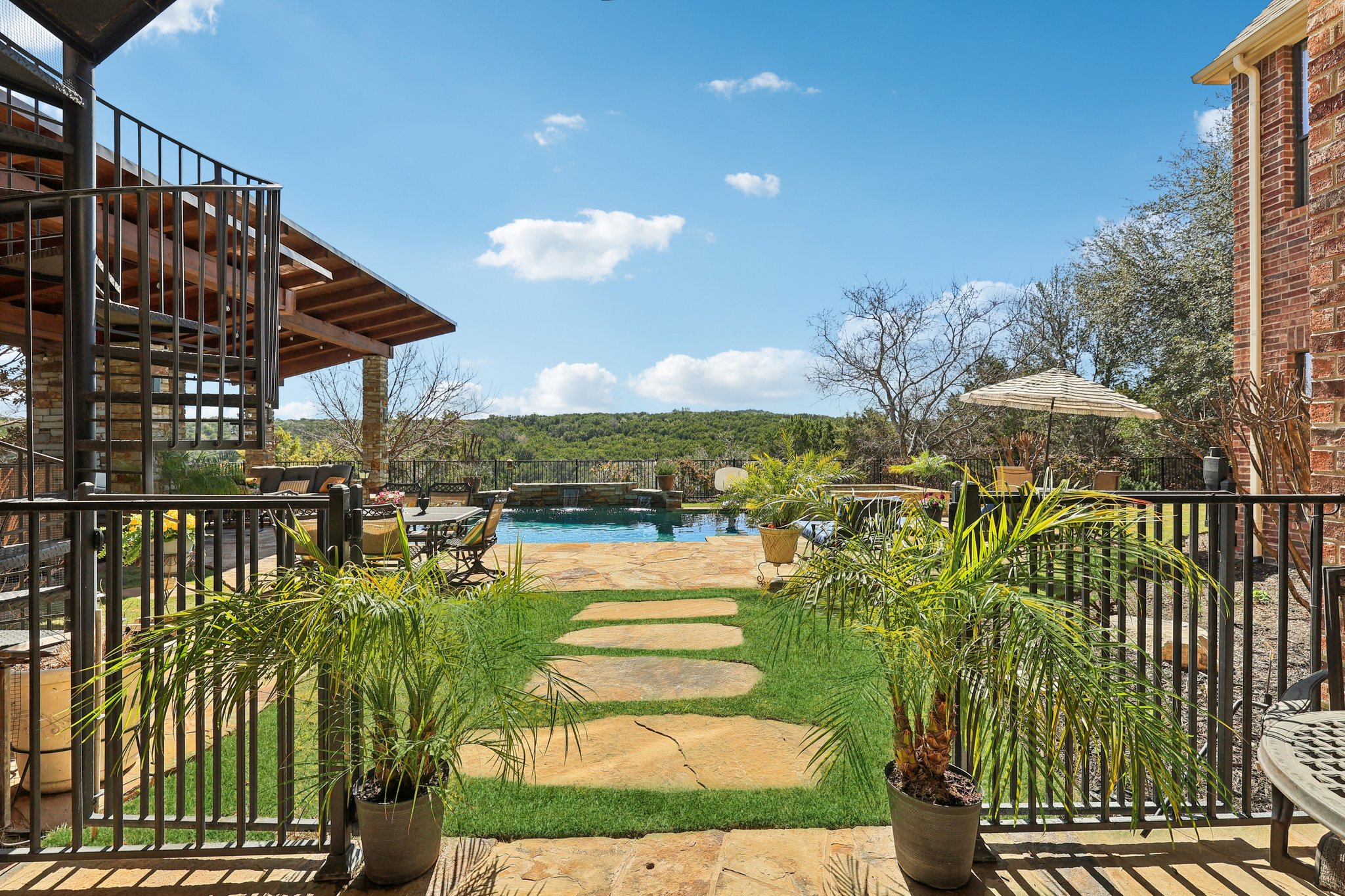 main property photo 32