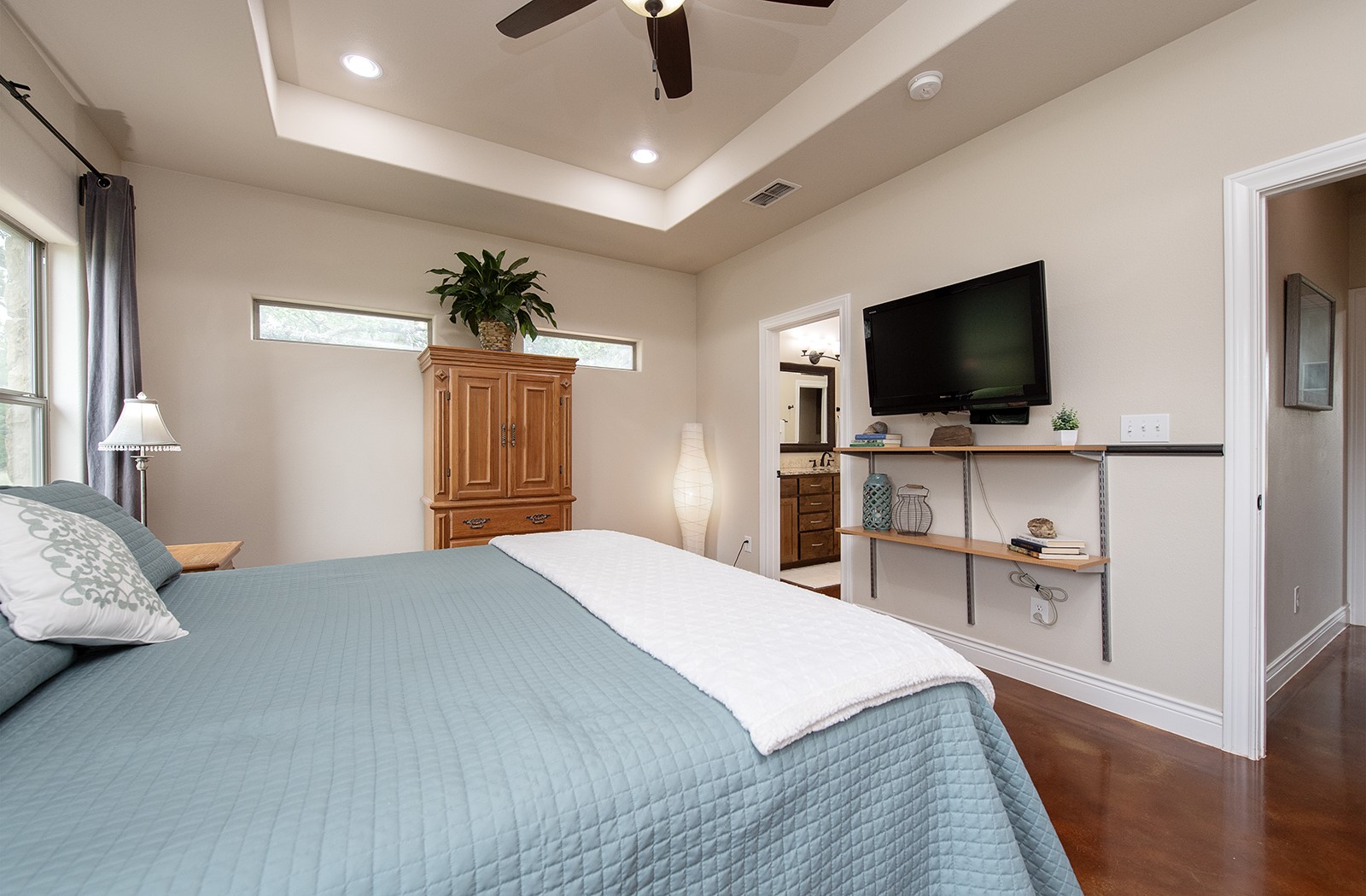 main property photo 14