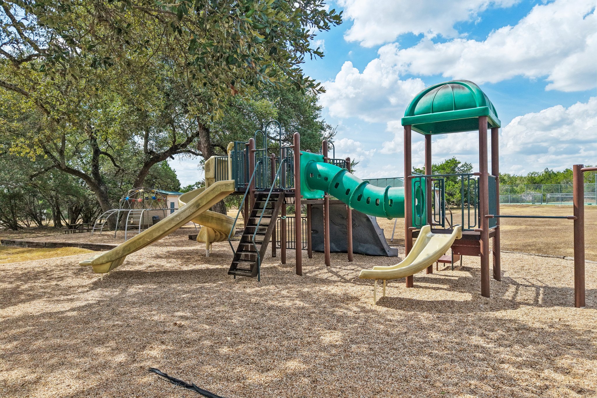 main property photo 25