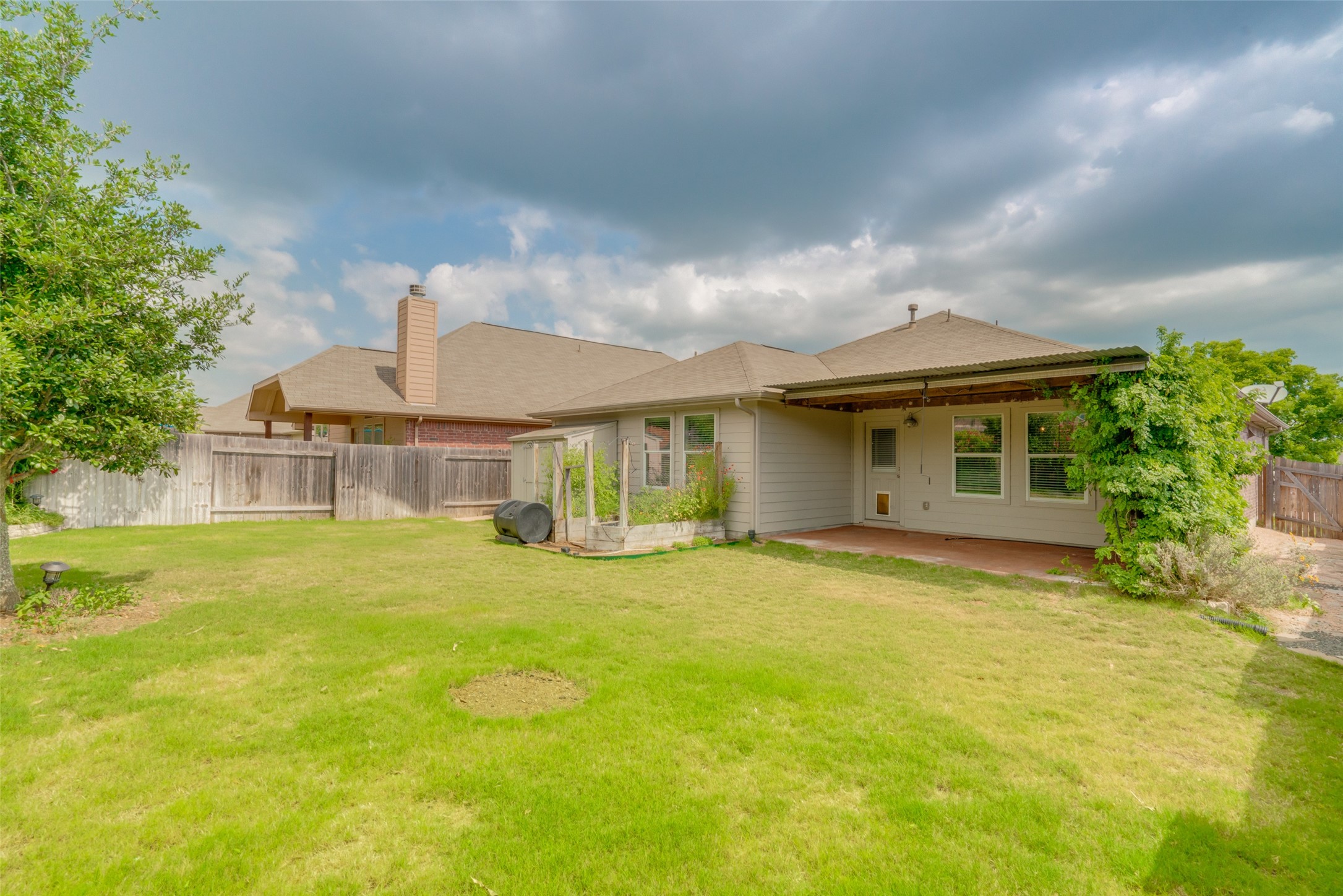 main property photo 26