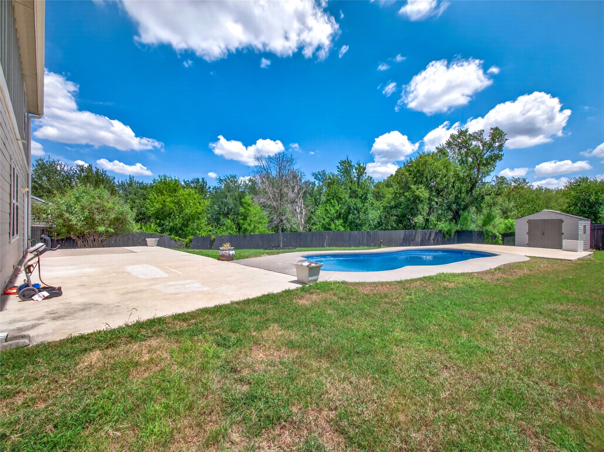 main property photo 26