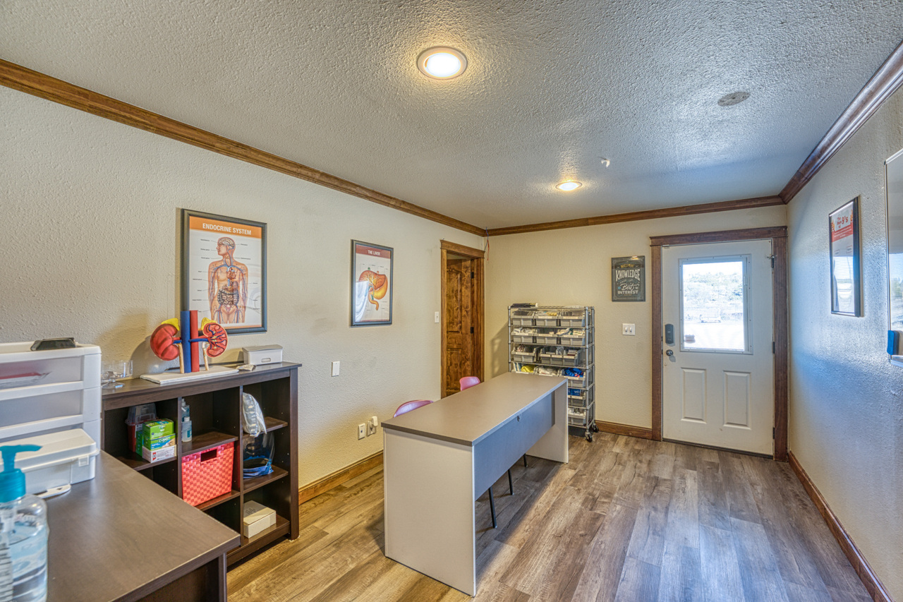 main property photo 24