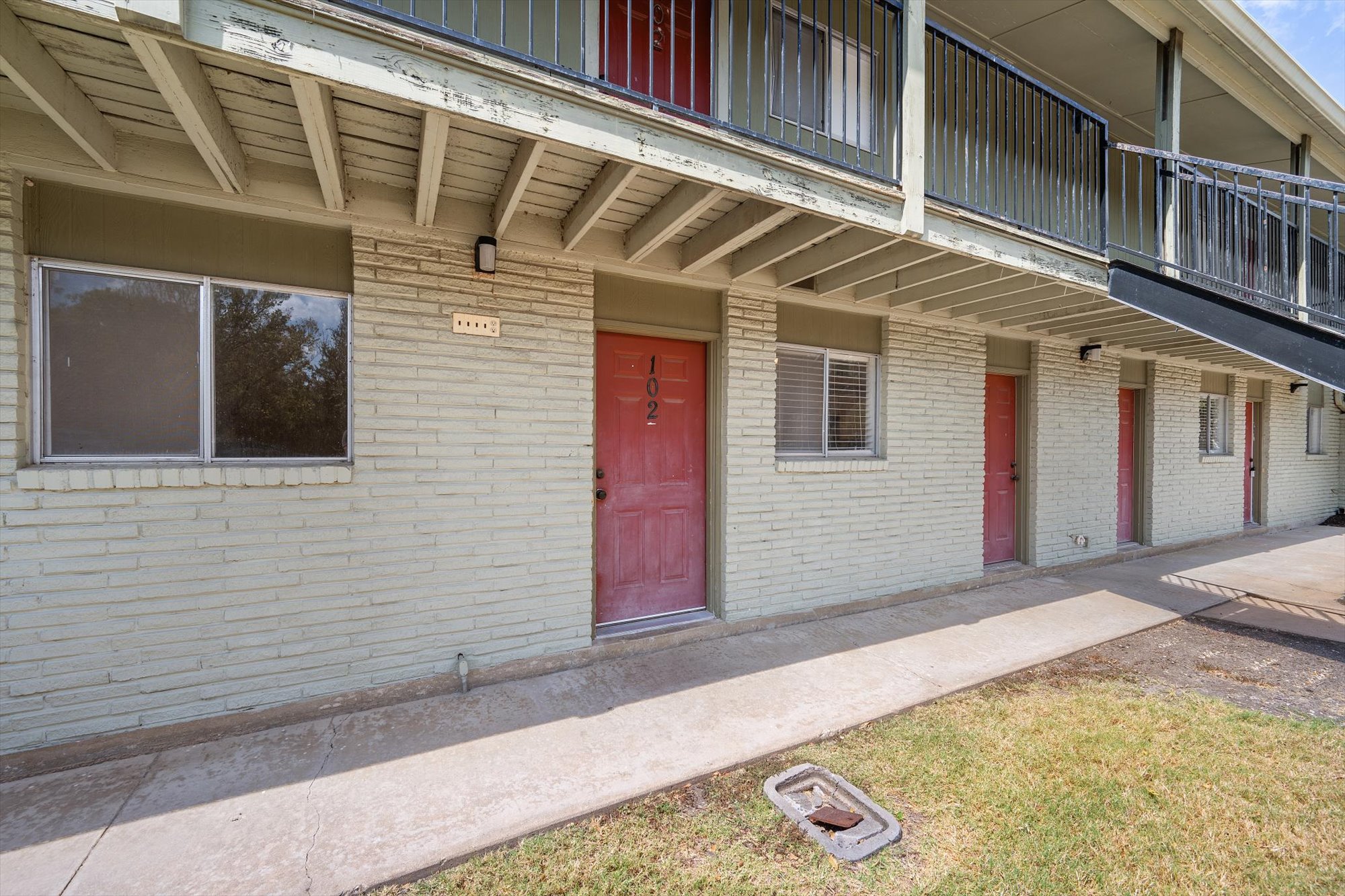 main property photo 4