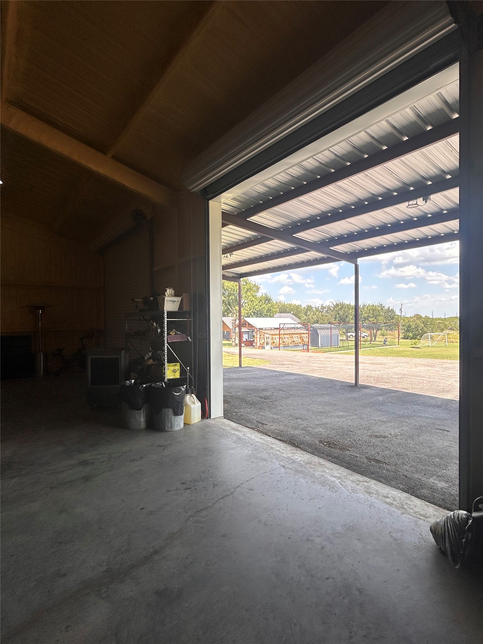 main property photo 31