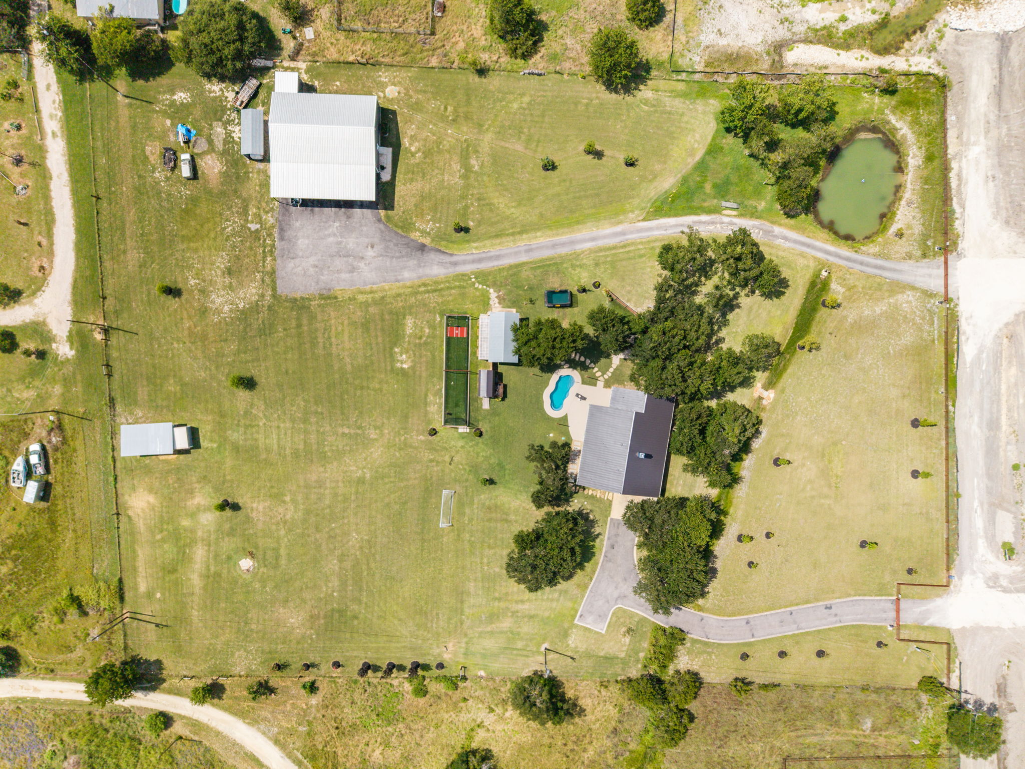 main property photo 33