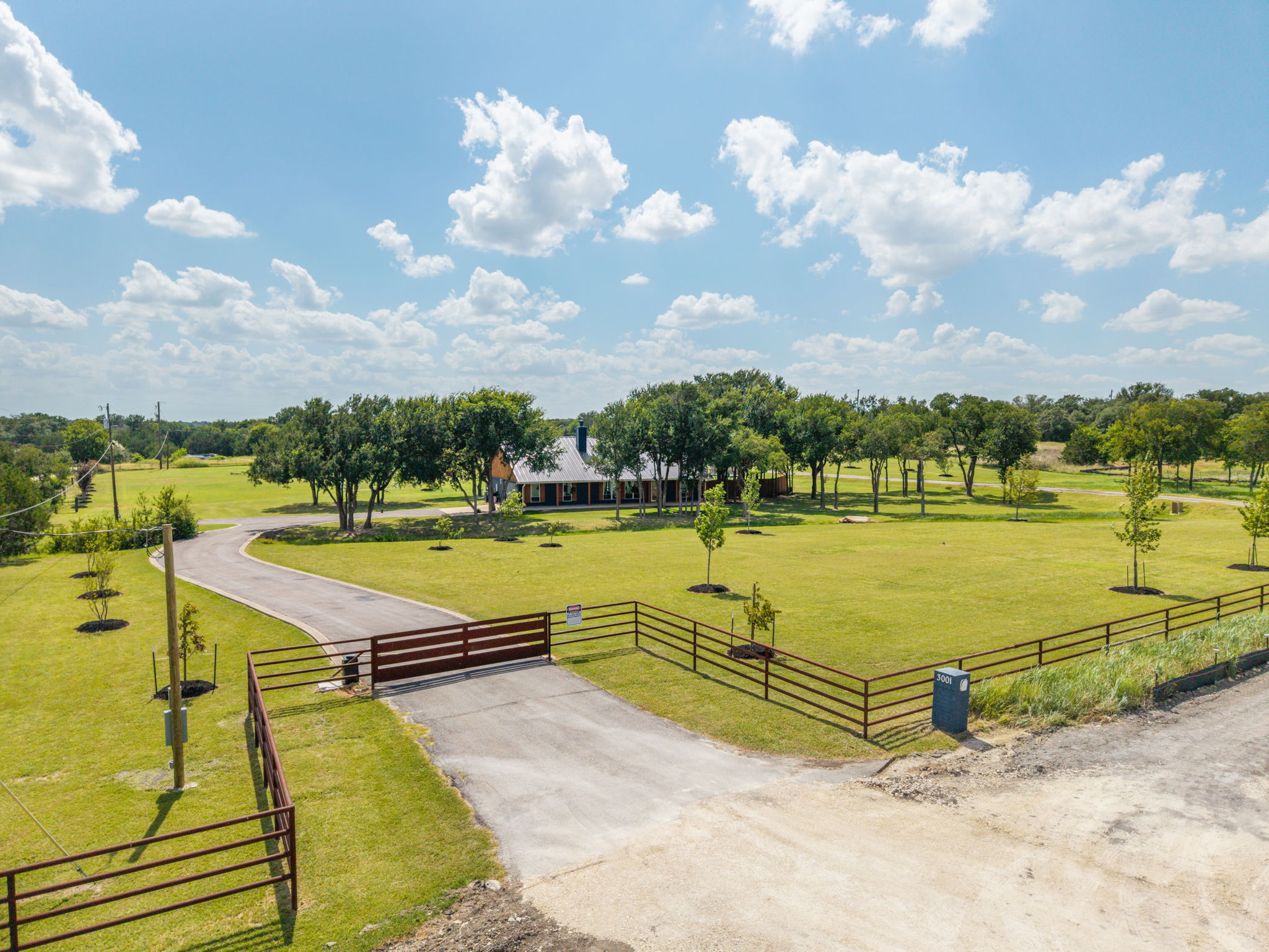 main property photo 34