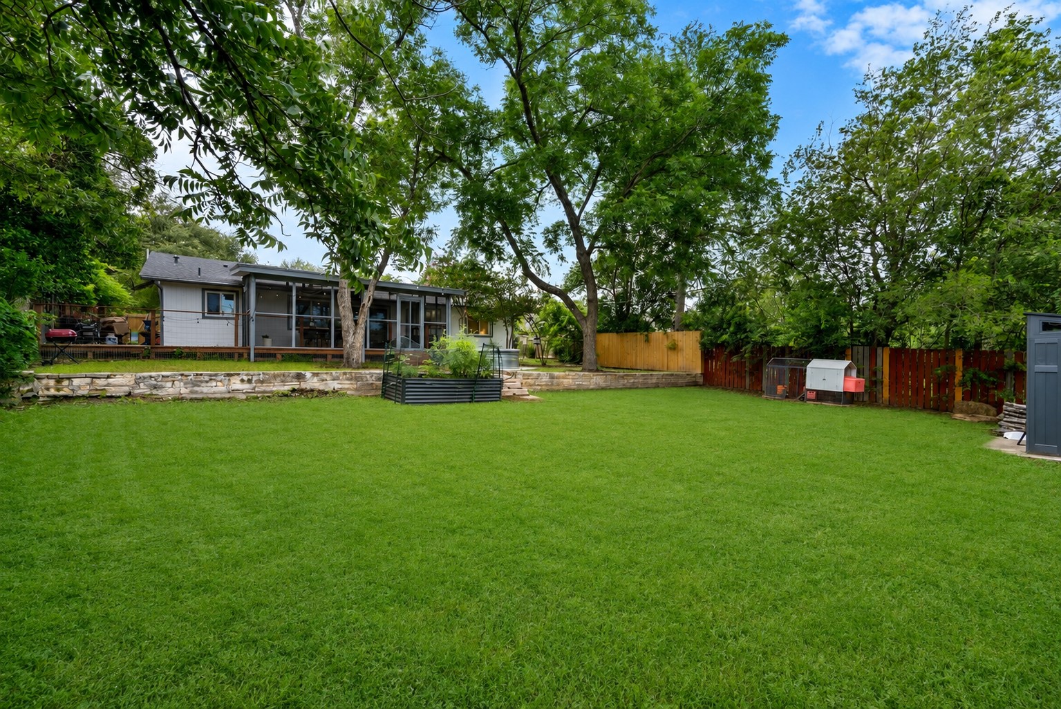 main property photo 16