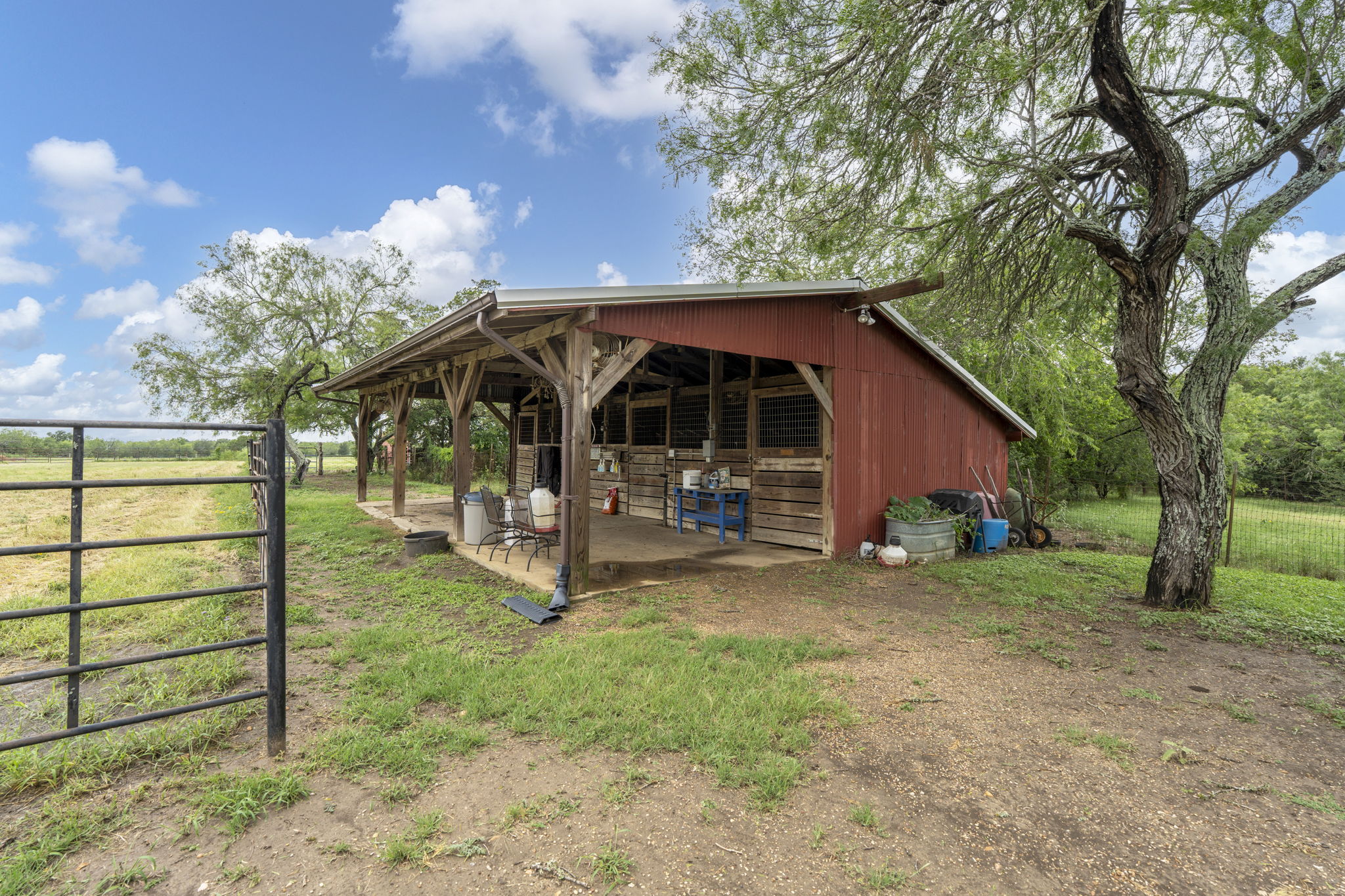 main property photo 9