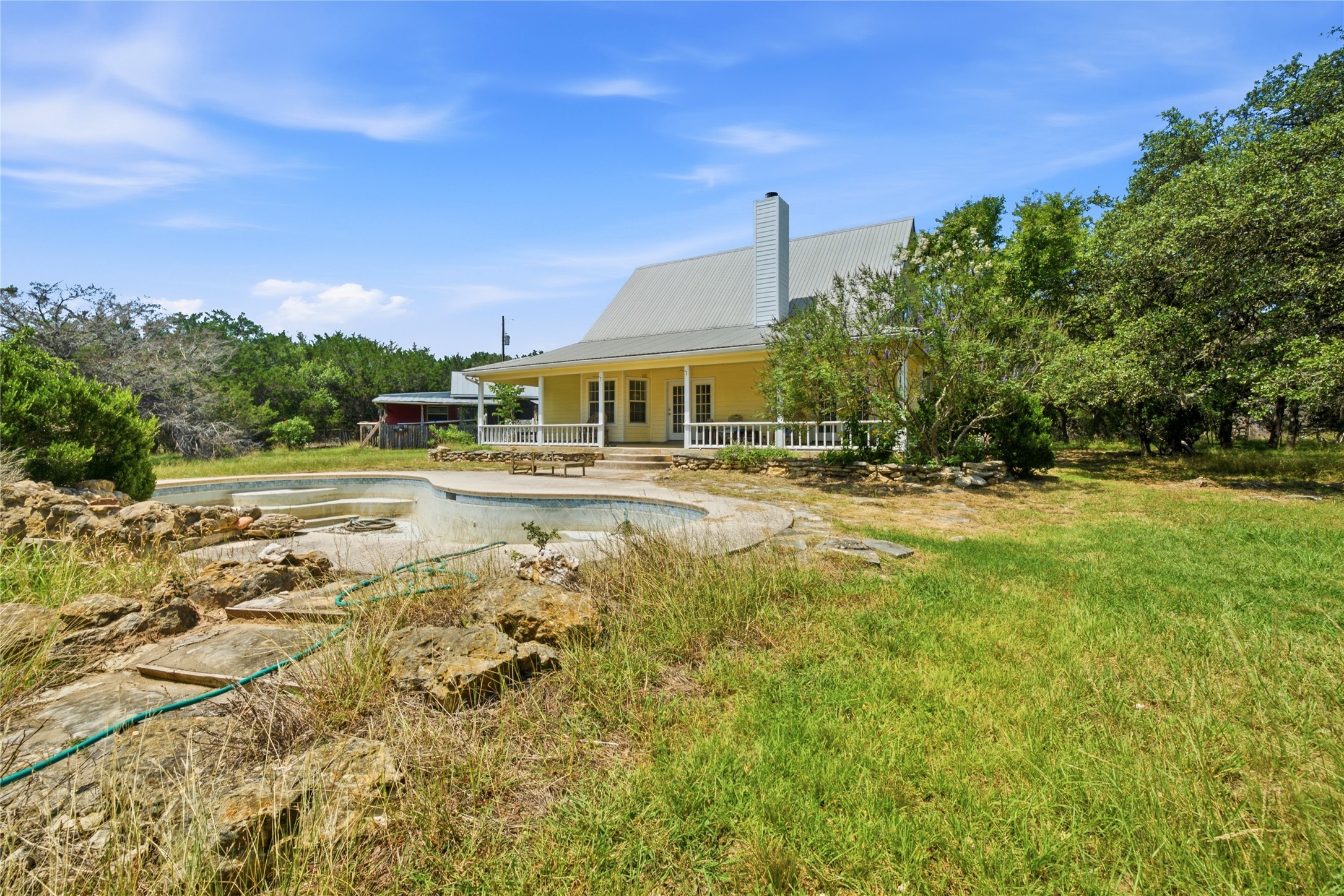 main property photo 25