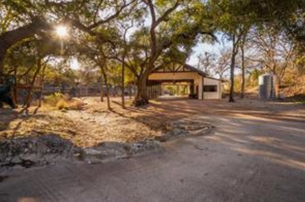 main property photo 25