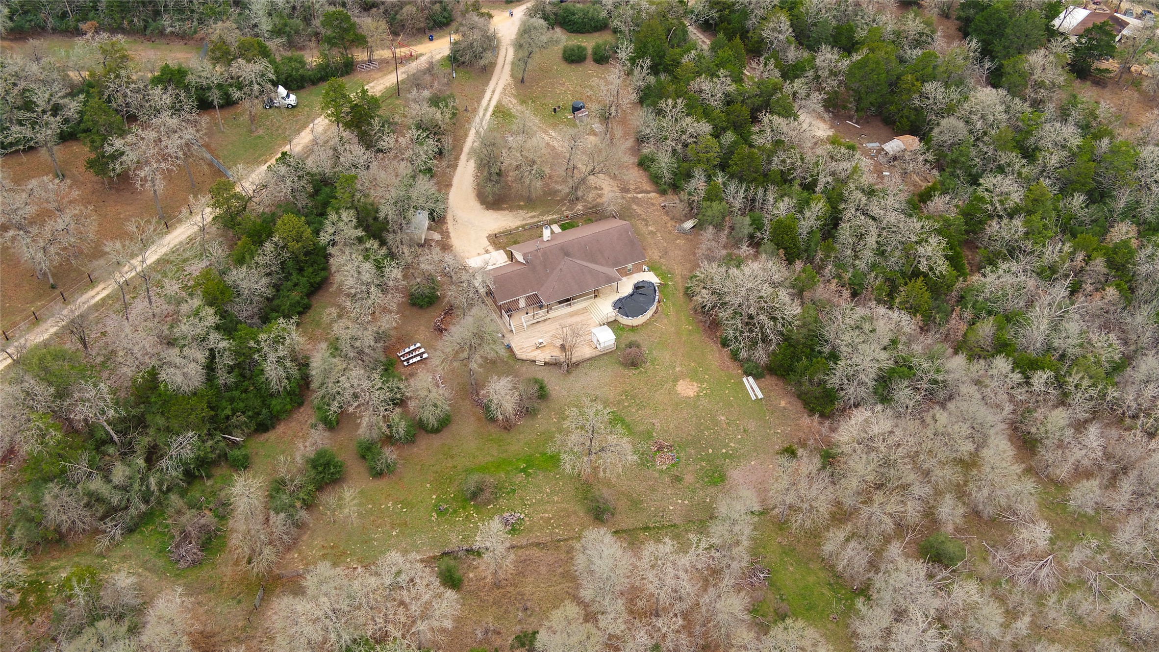 main property photo 30
