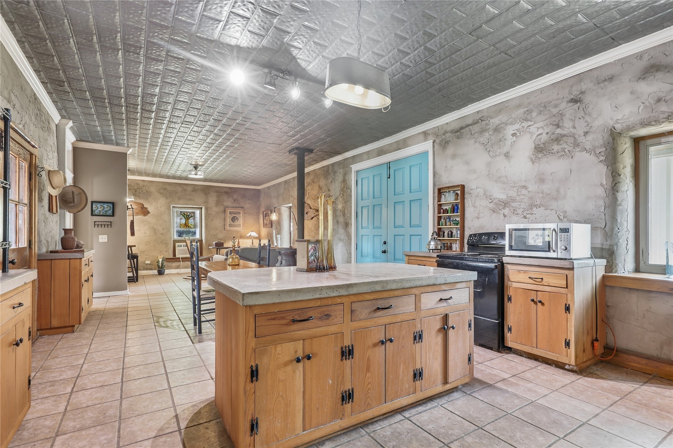 main property photo 11