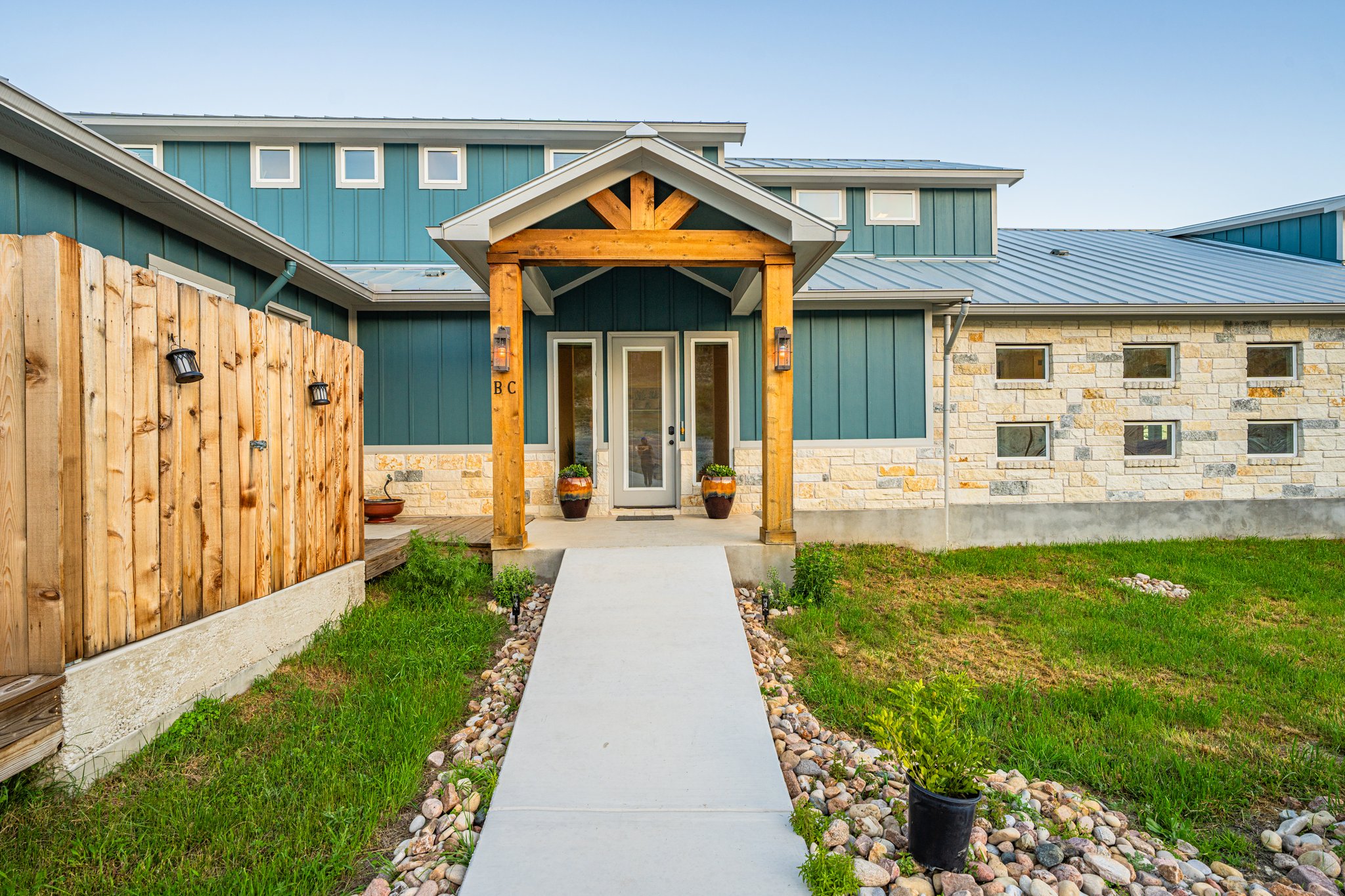main property photo 25