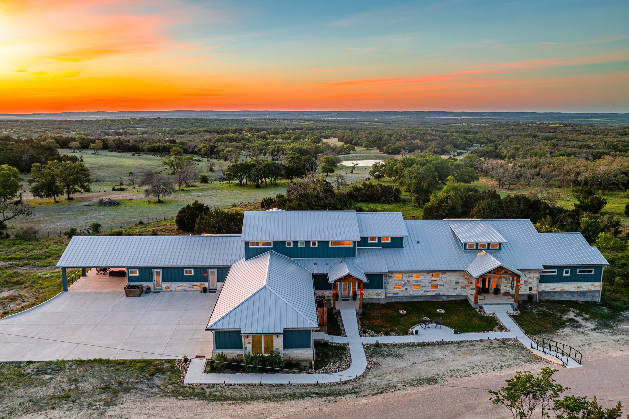 main property photo 37