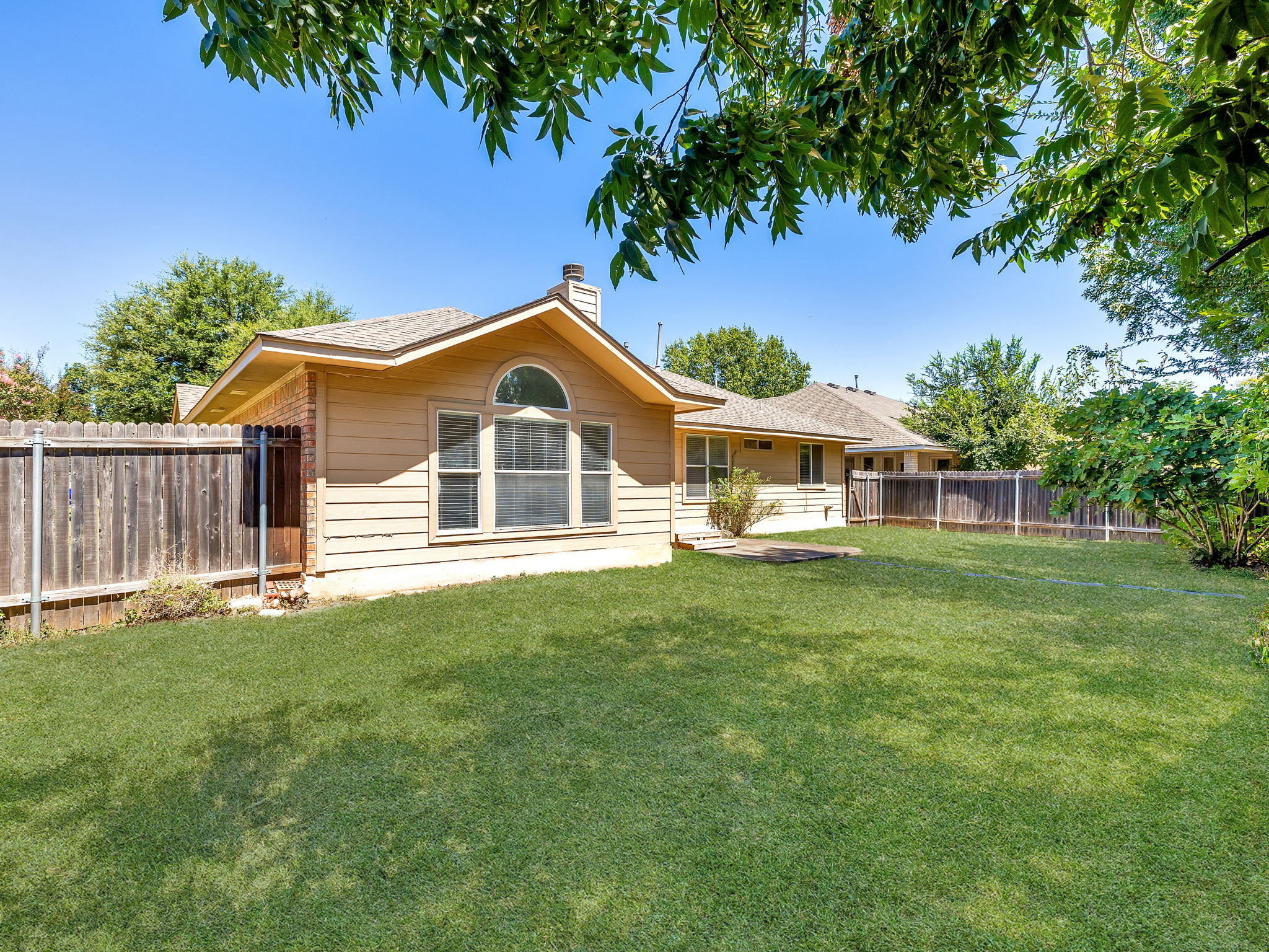main property photo 23