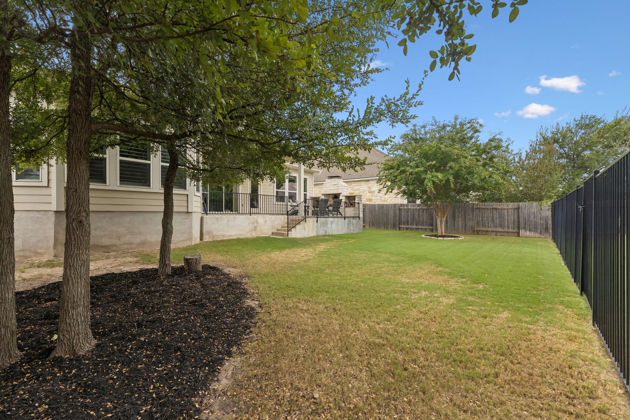main property photo 27