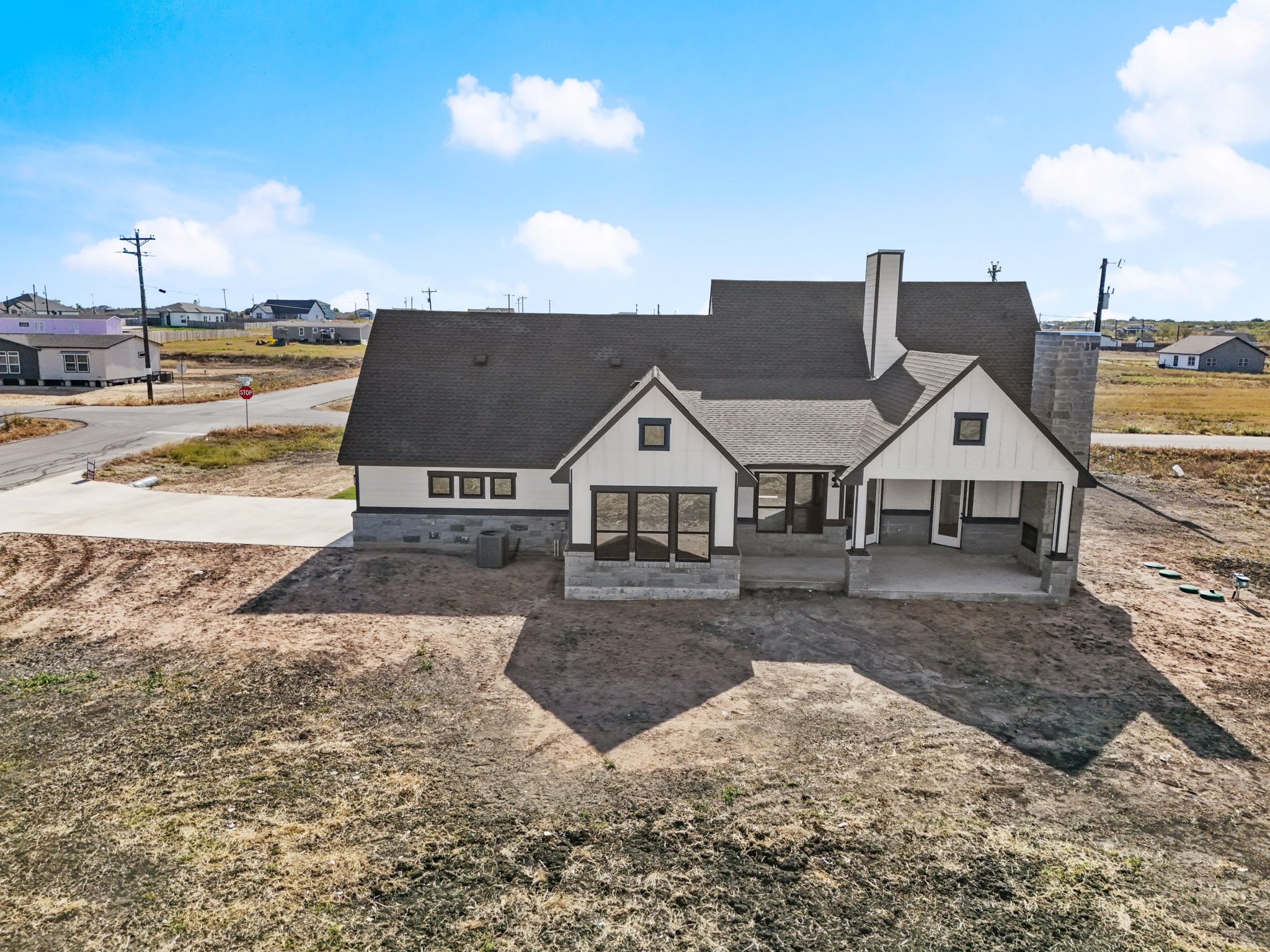 main property photo 27