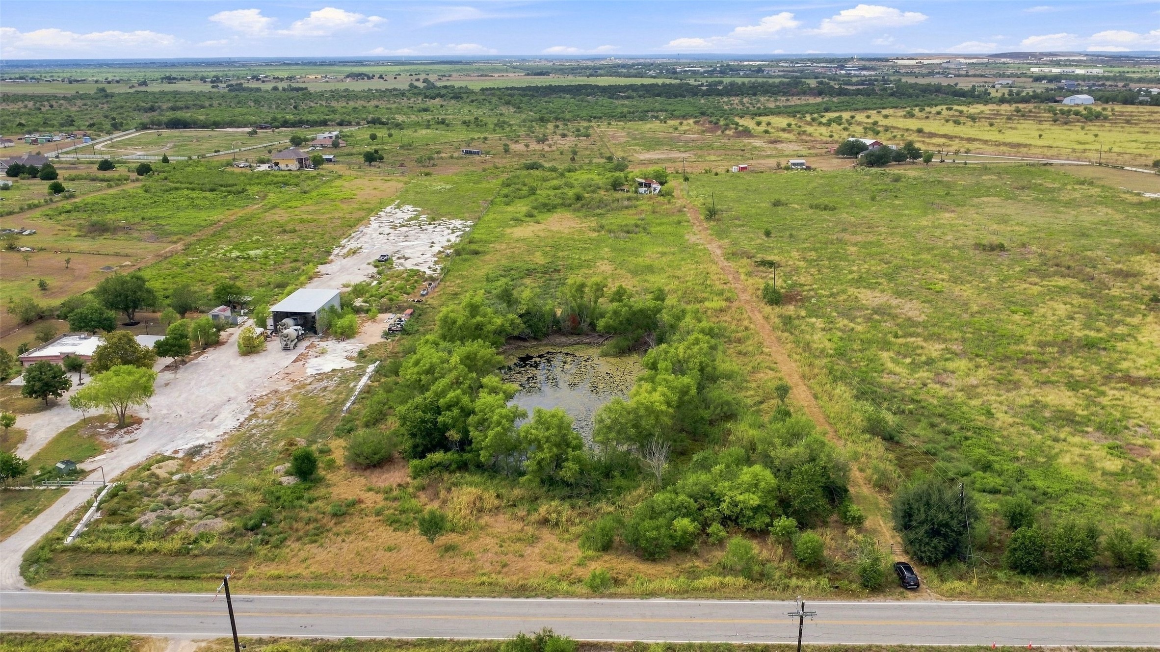 main property photo 23