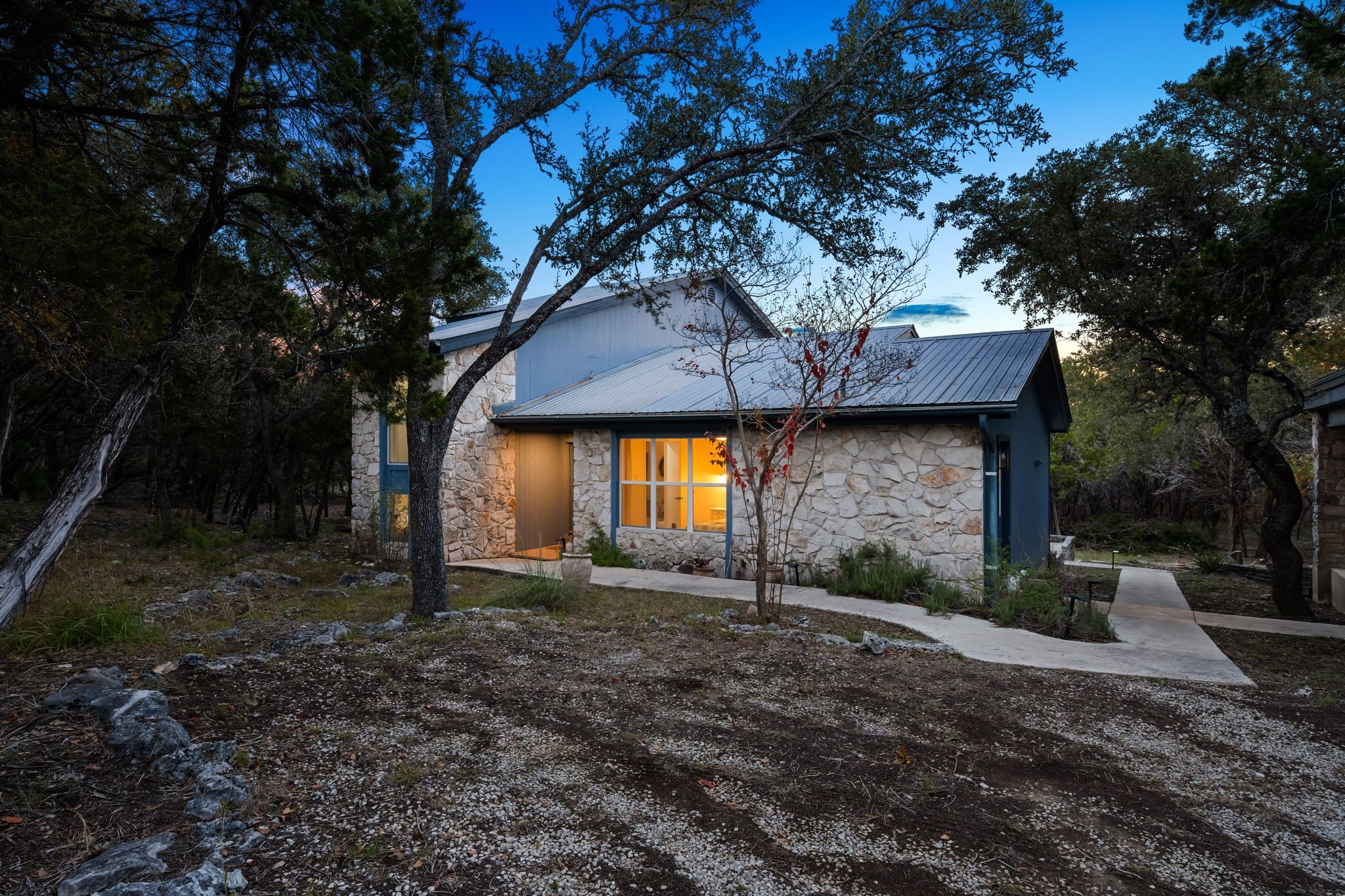 main property photo 37