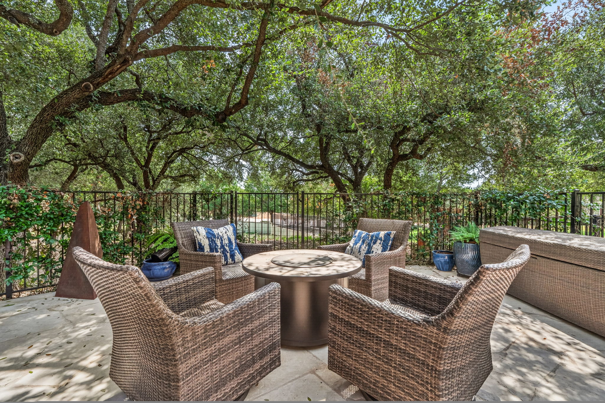 main property photo 33