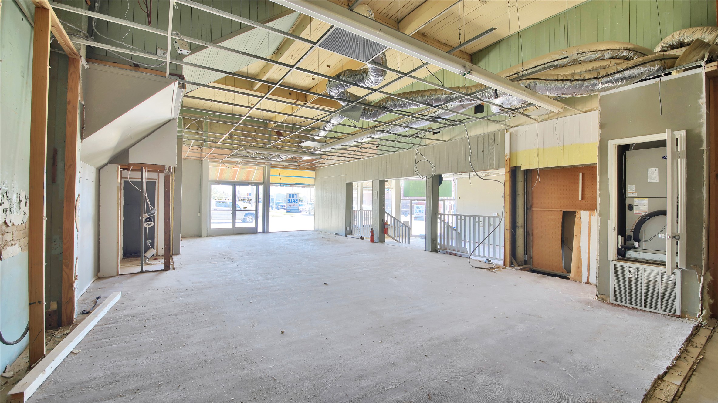 main property photo 13