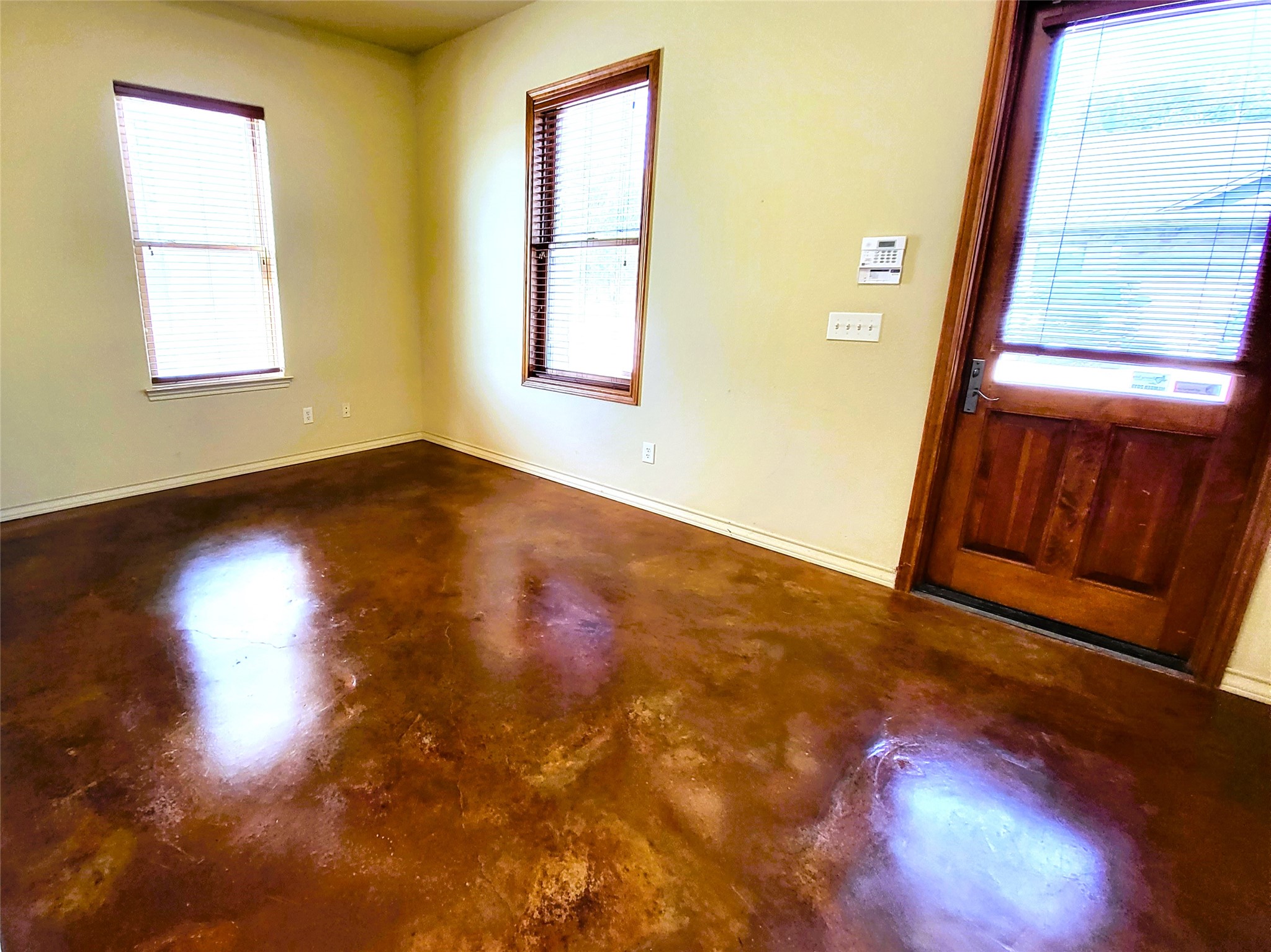 main property photo 11