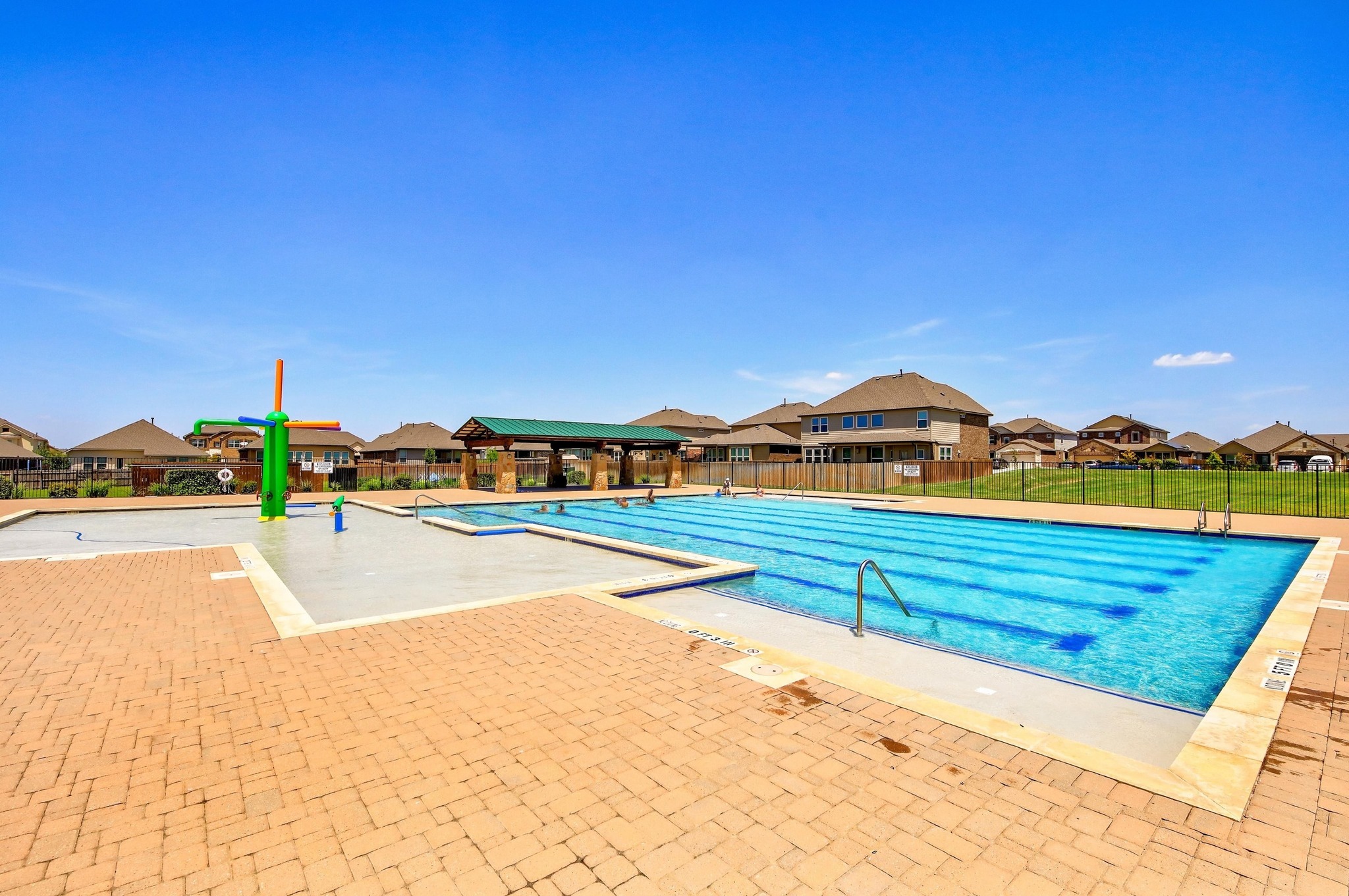 main property photo 30
