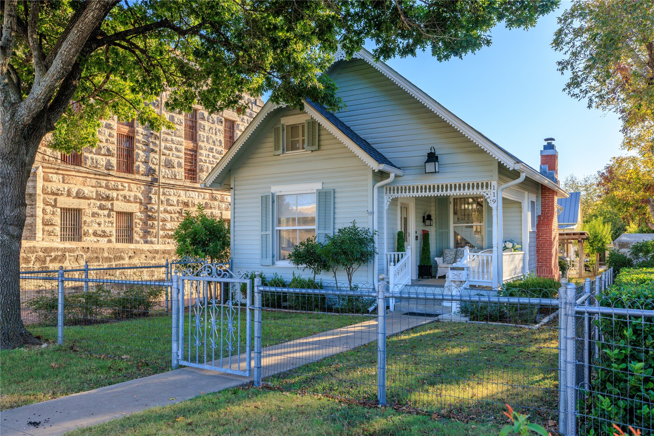 main property photo 3