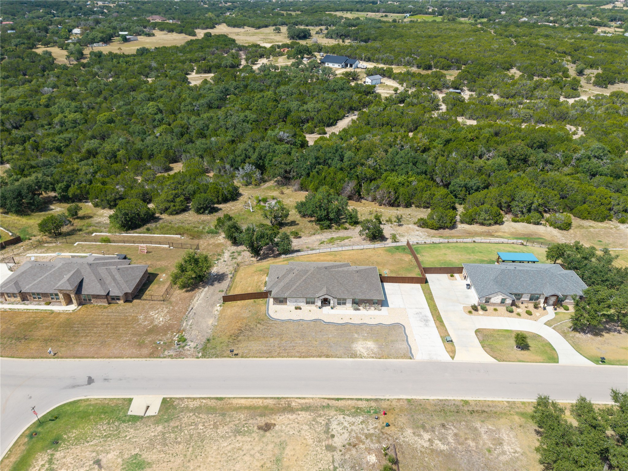 main property photo 24