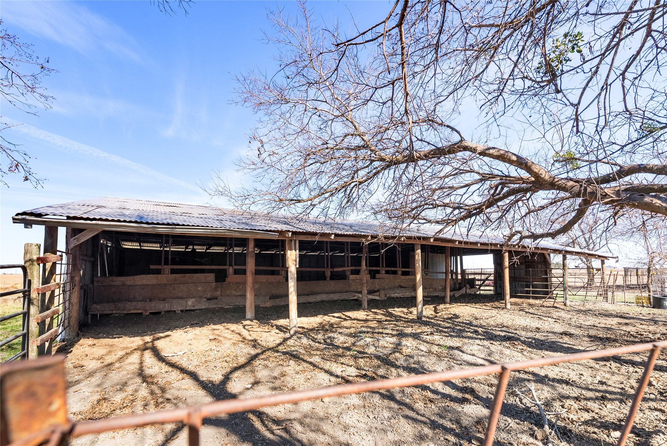 main property photo 37