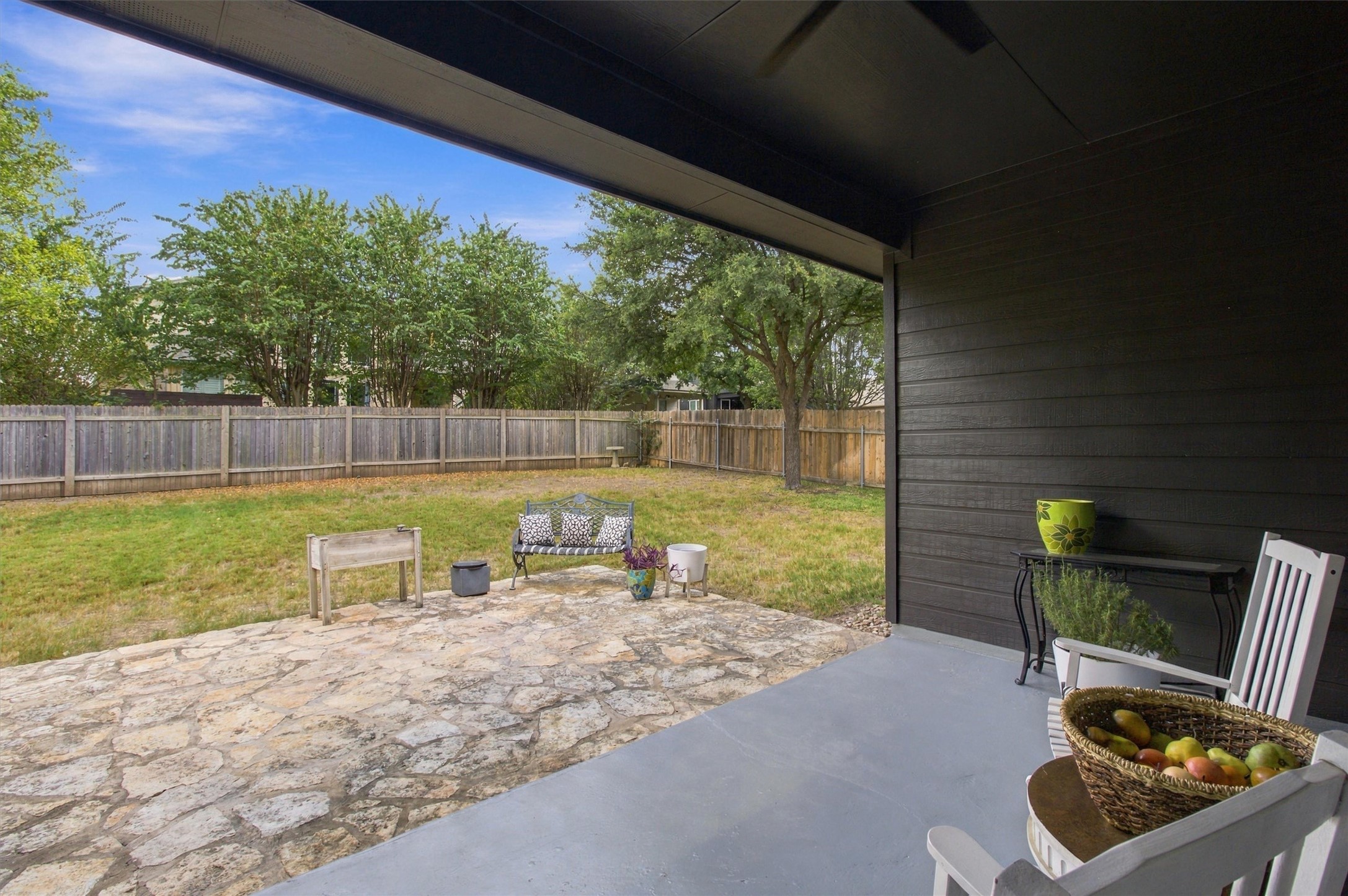 main property photo 28
