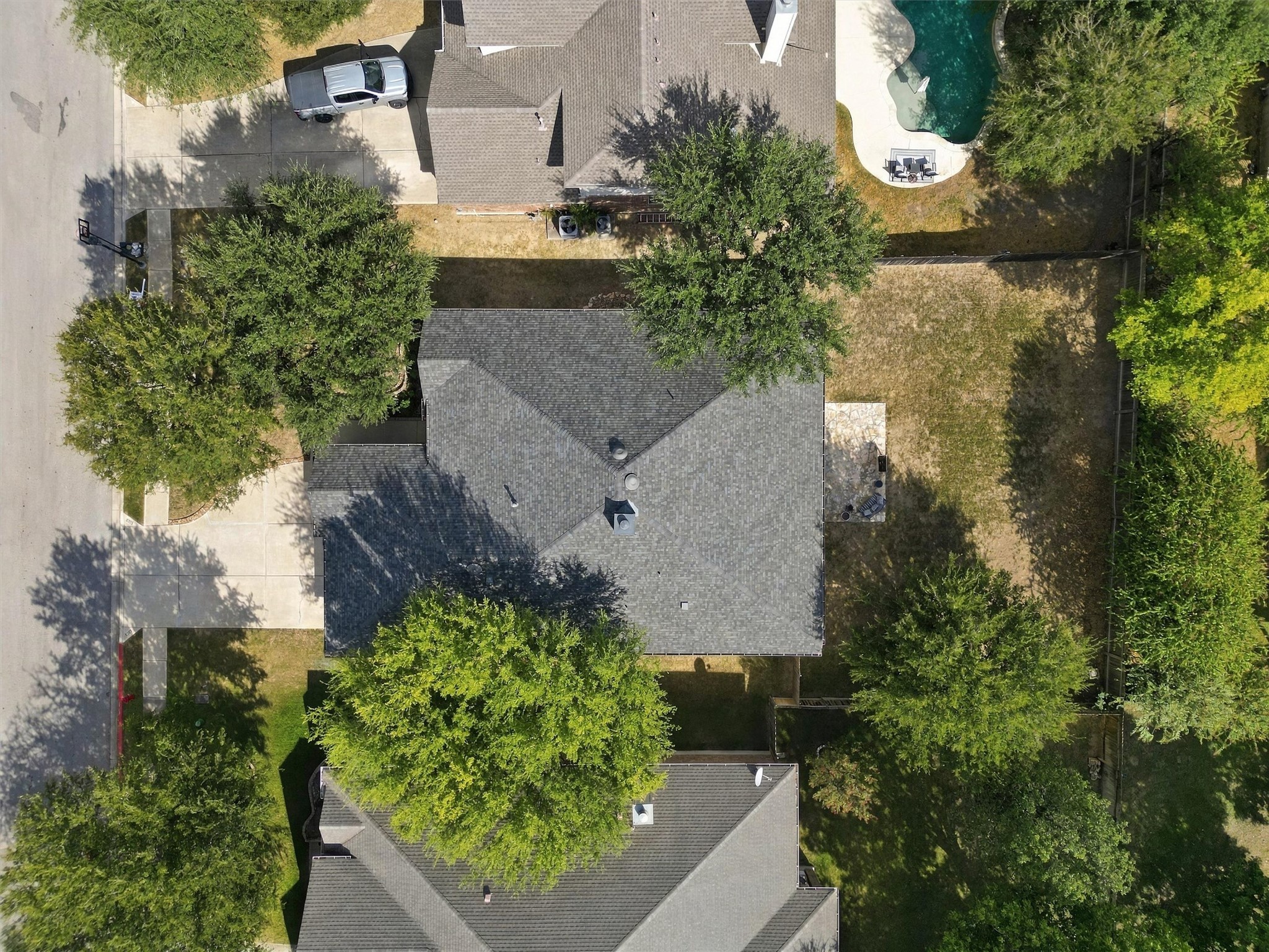 main property photo 33