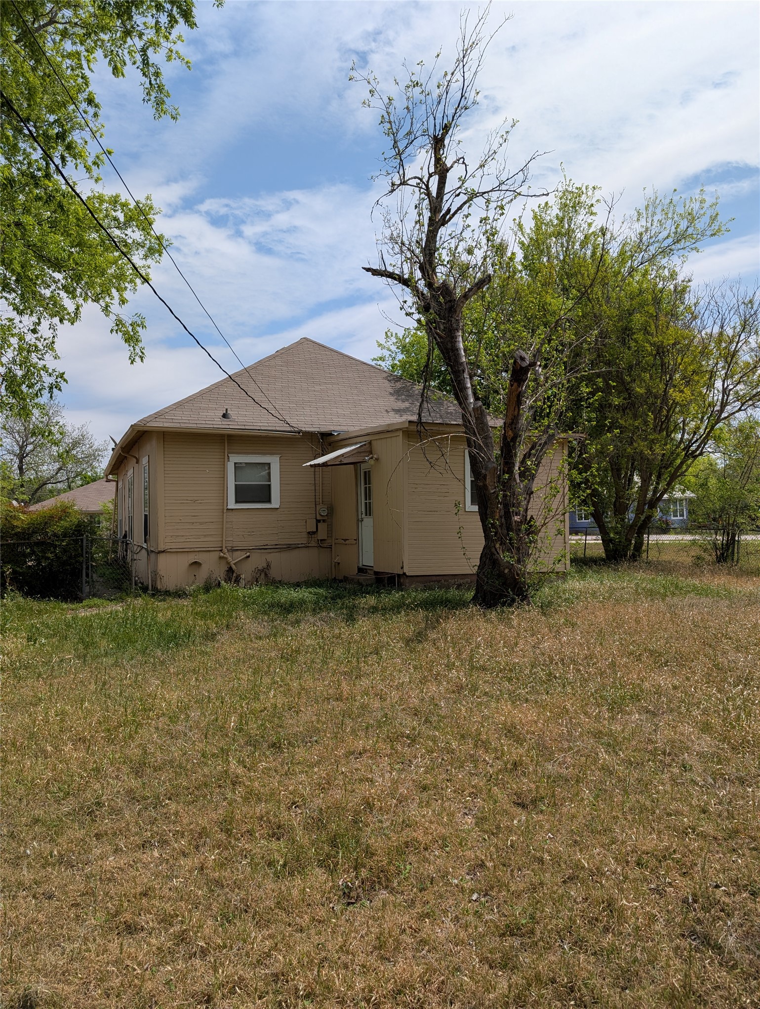 main property photo 9