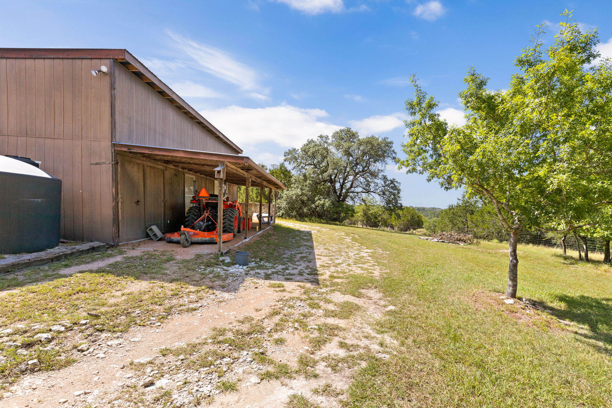 main property photo 12