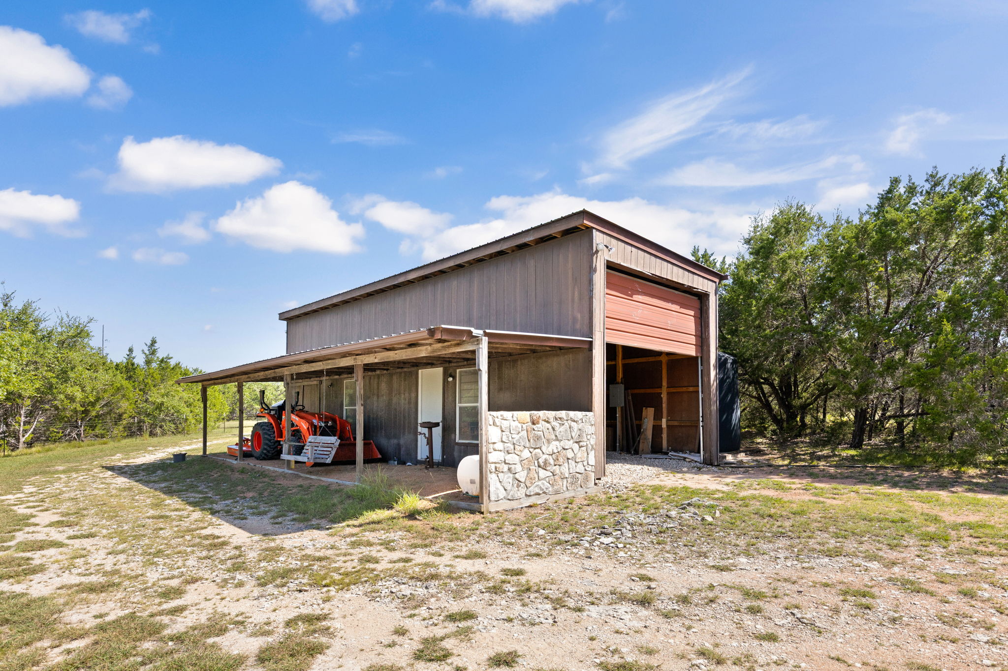 main property photo 7