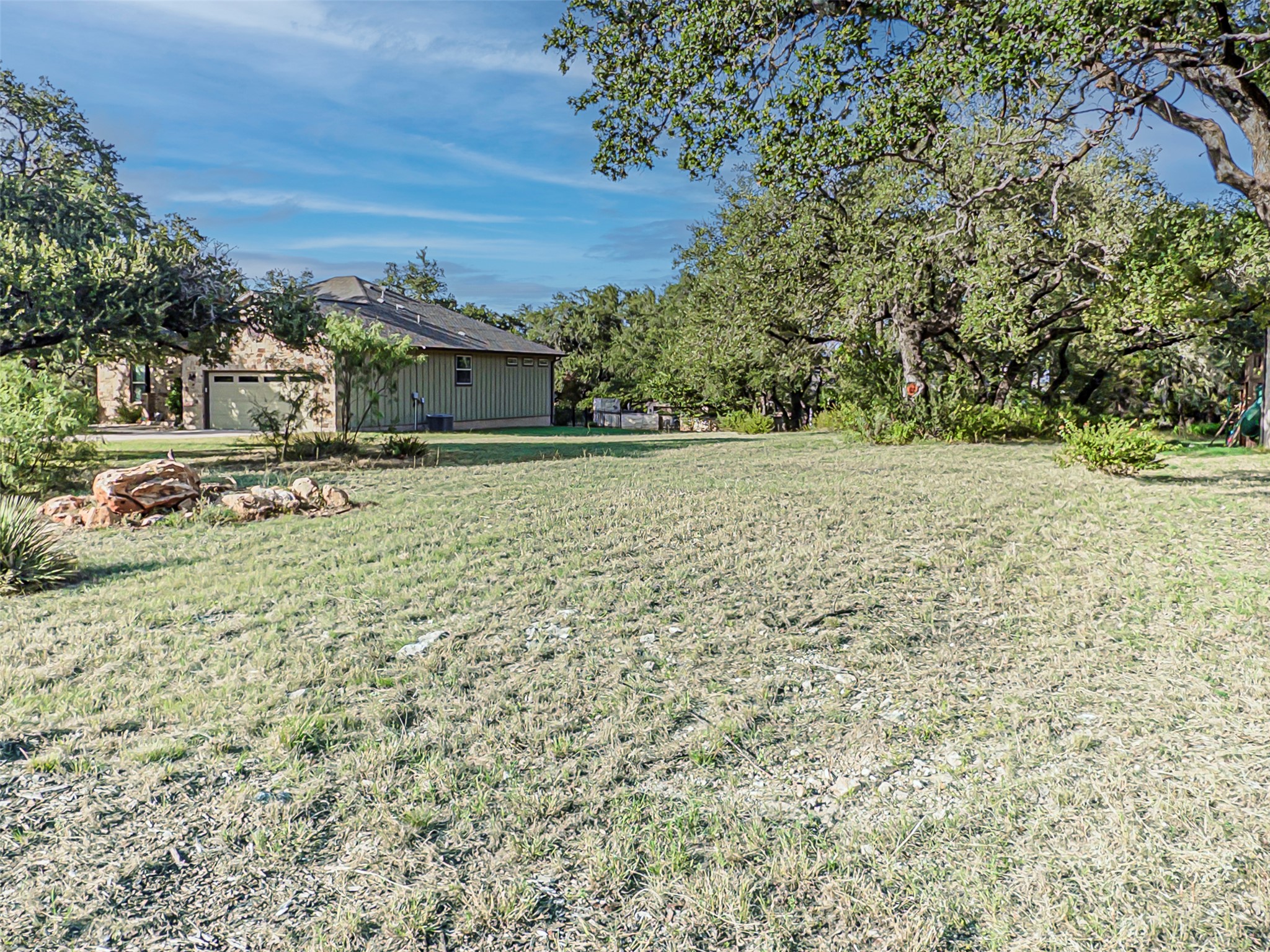 main property photo 11