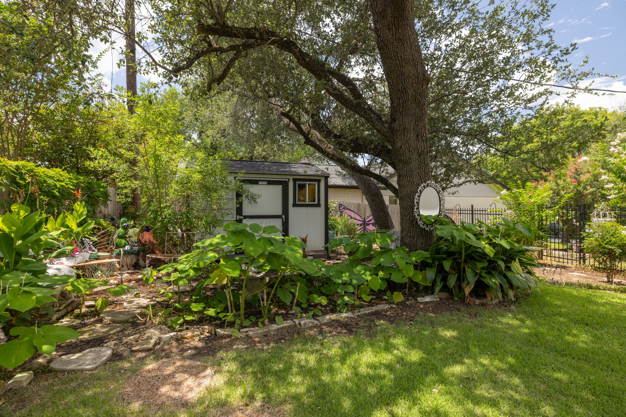 main property photo 25