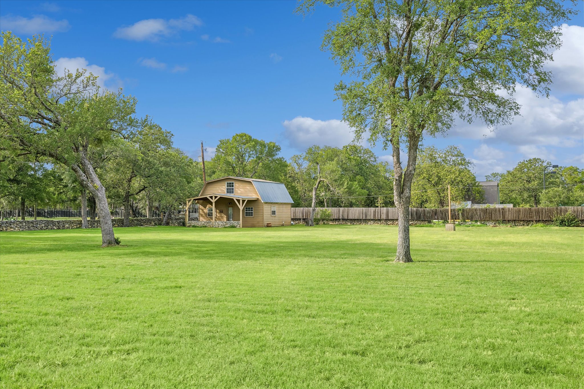 main property photo 30