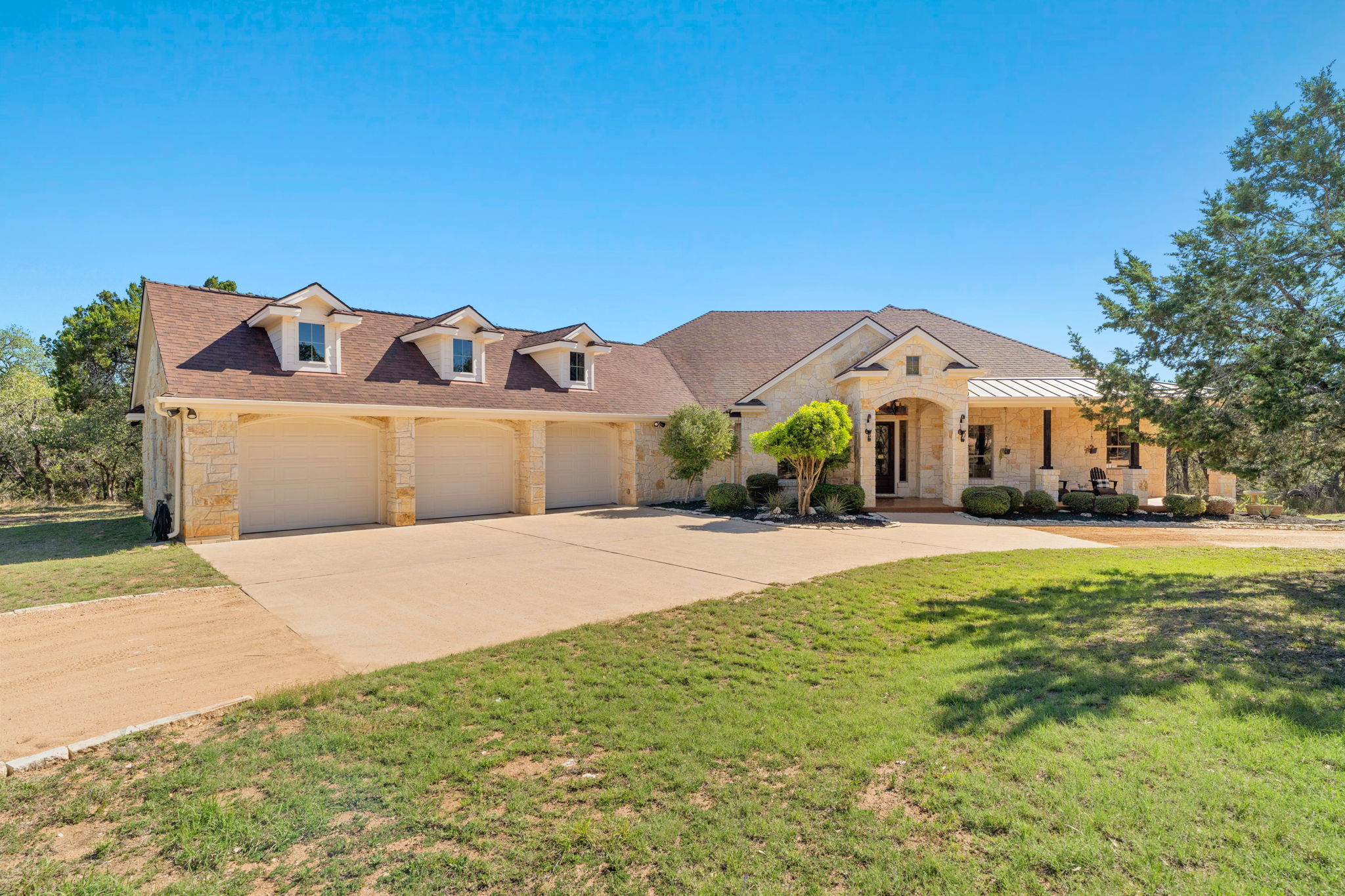 main property photo 3