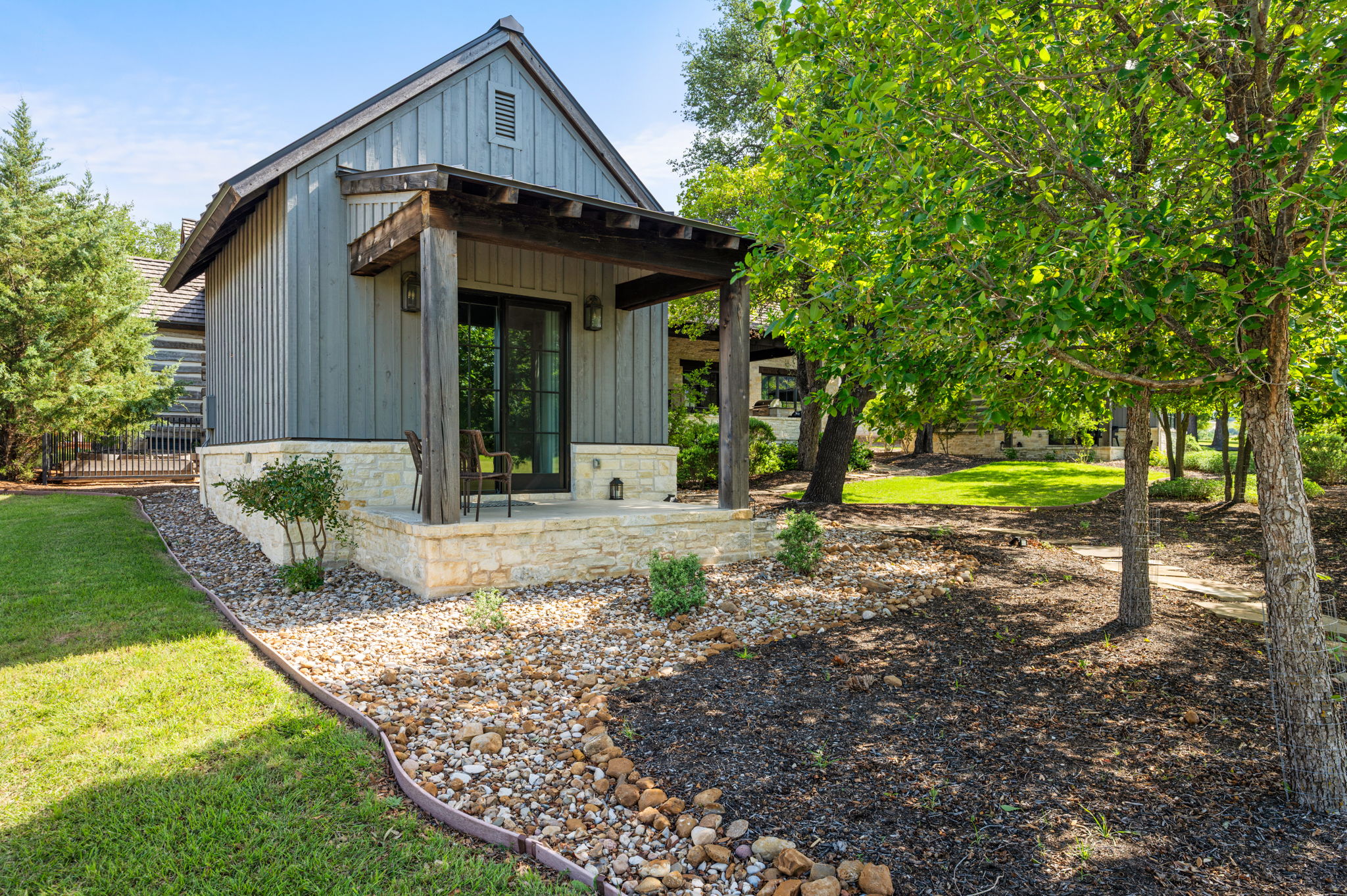 main property photo 23