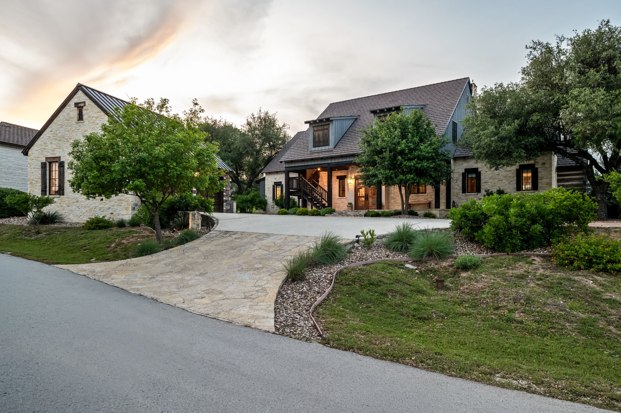 main property photo 27