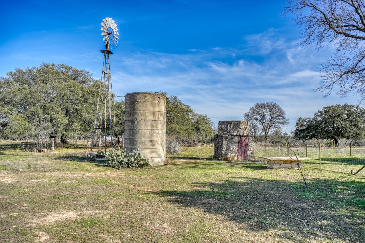 main property photo 10