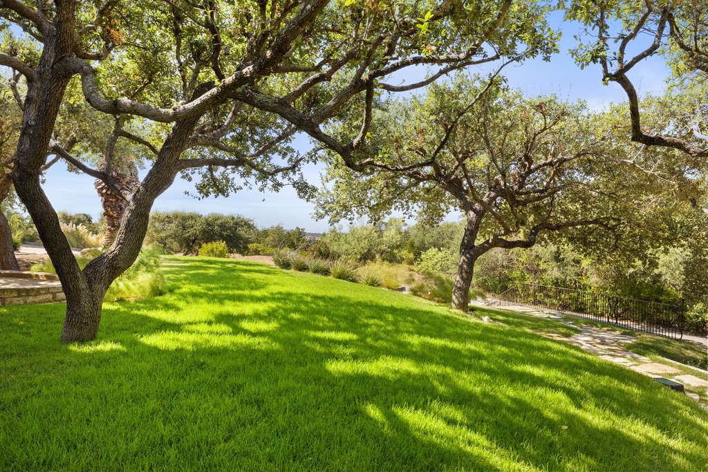 main property photo 36