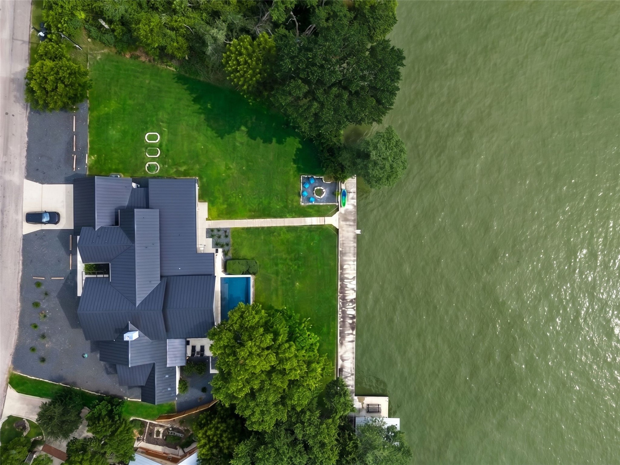 main property photo 37