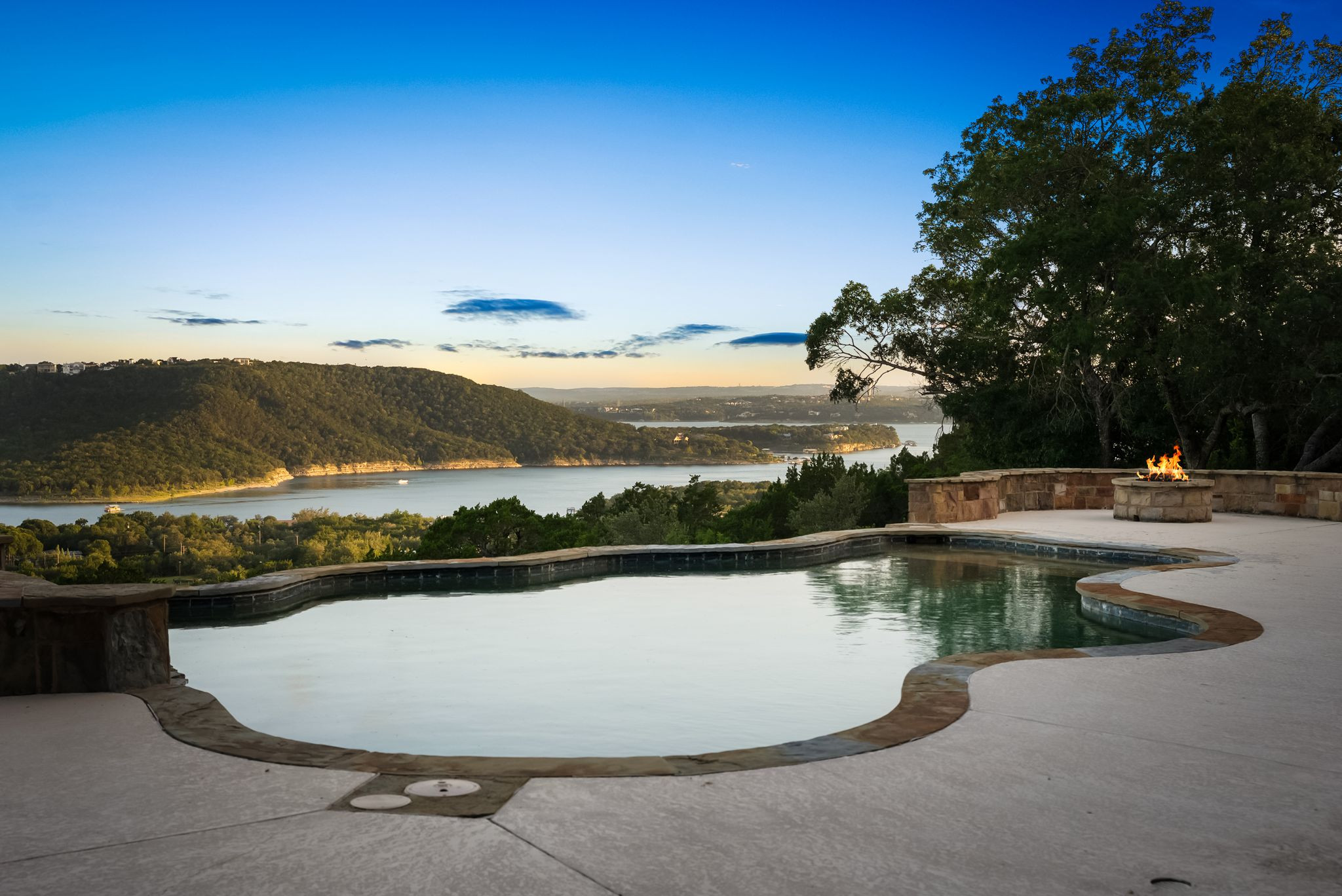 main property photo 37