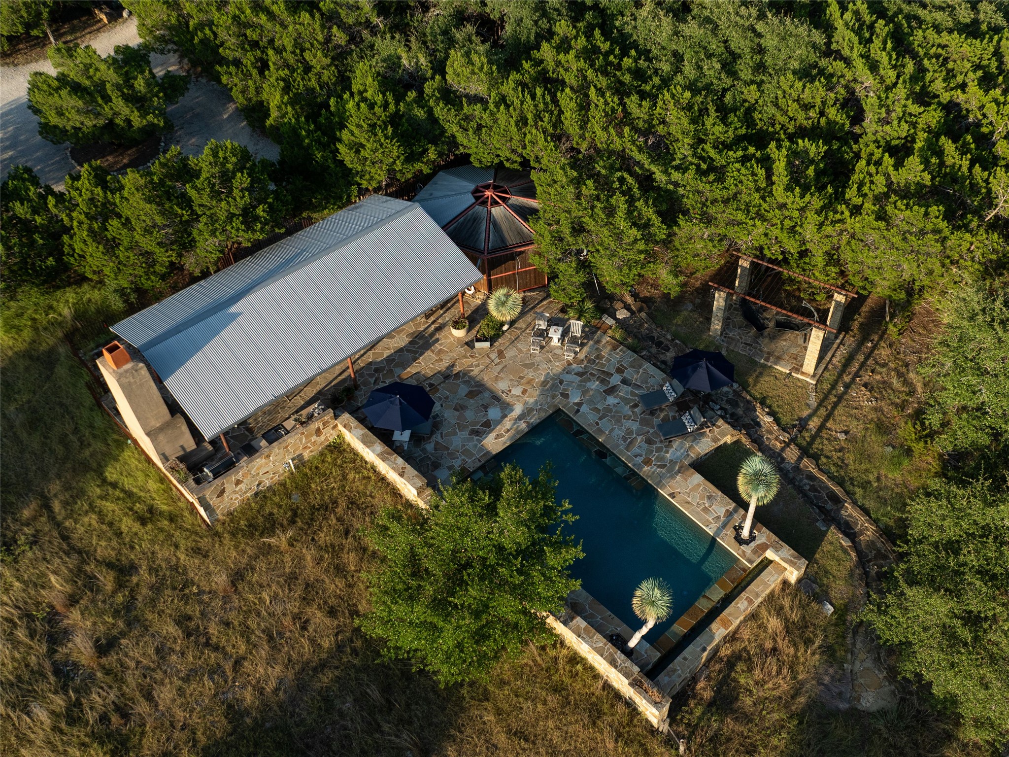 main property photo 14