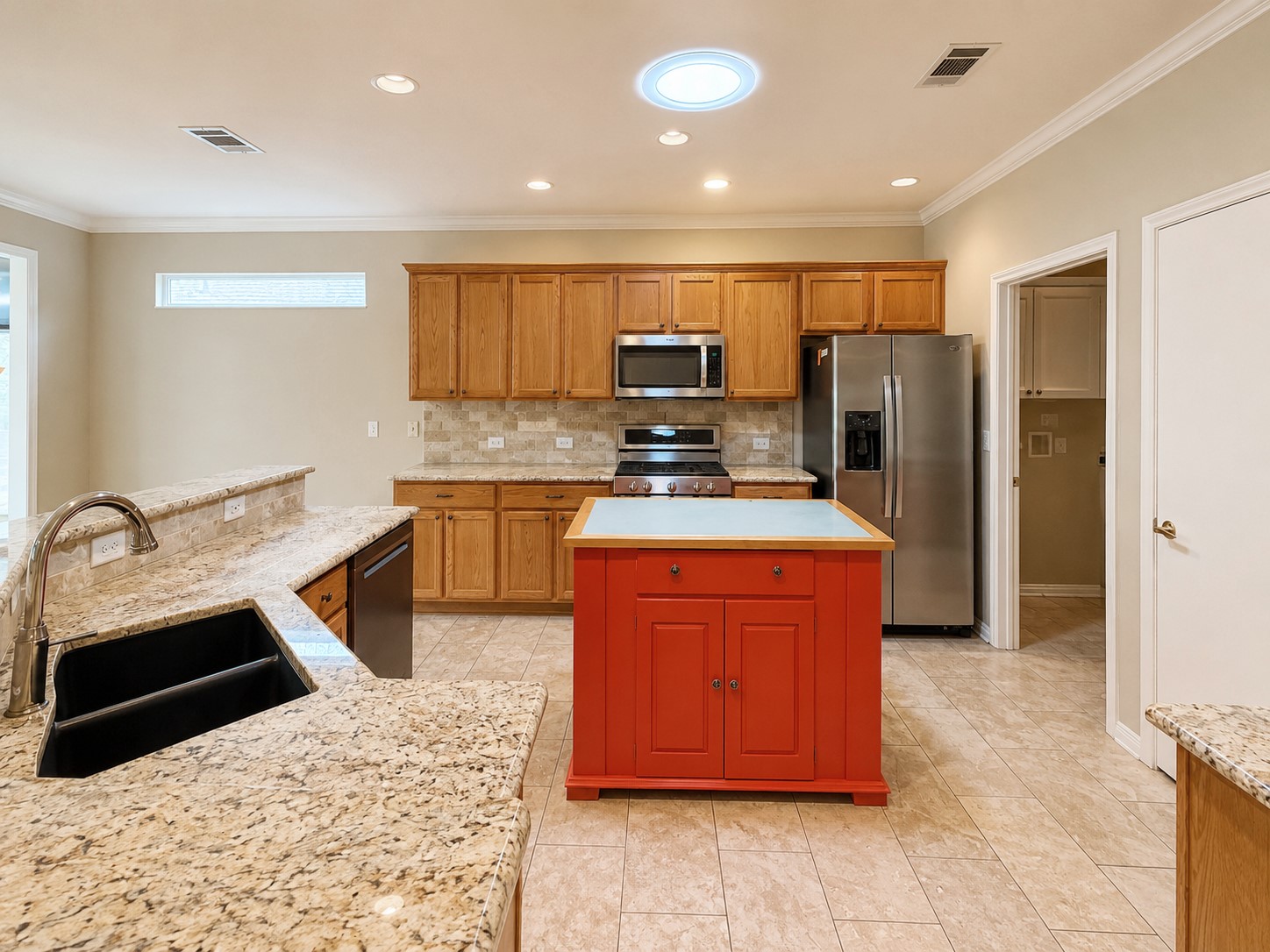 main property photo 10