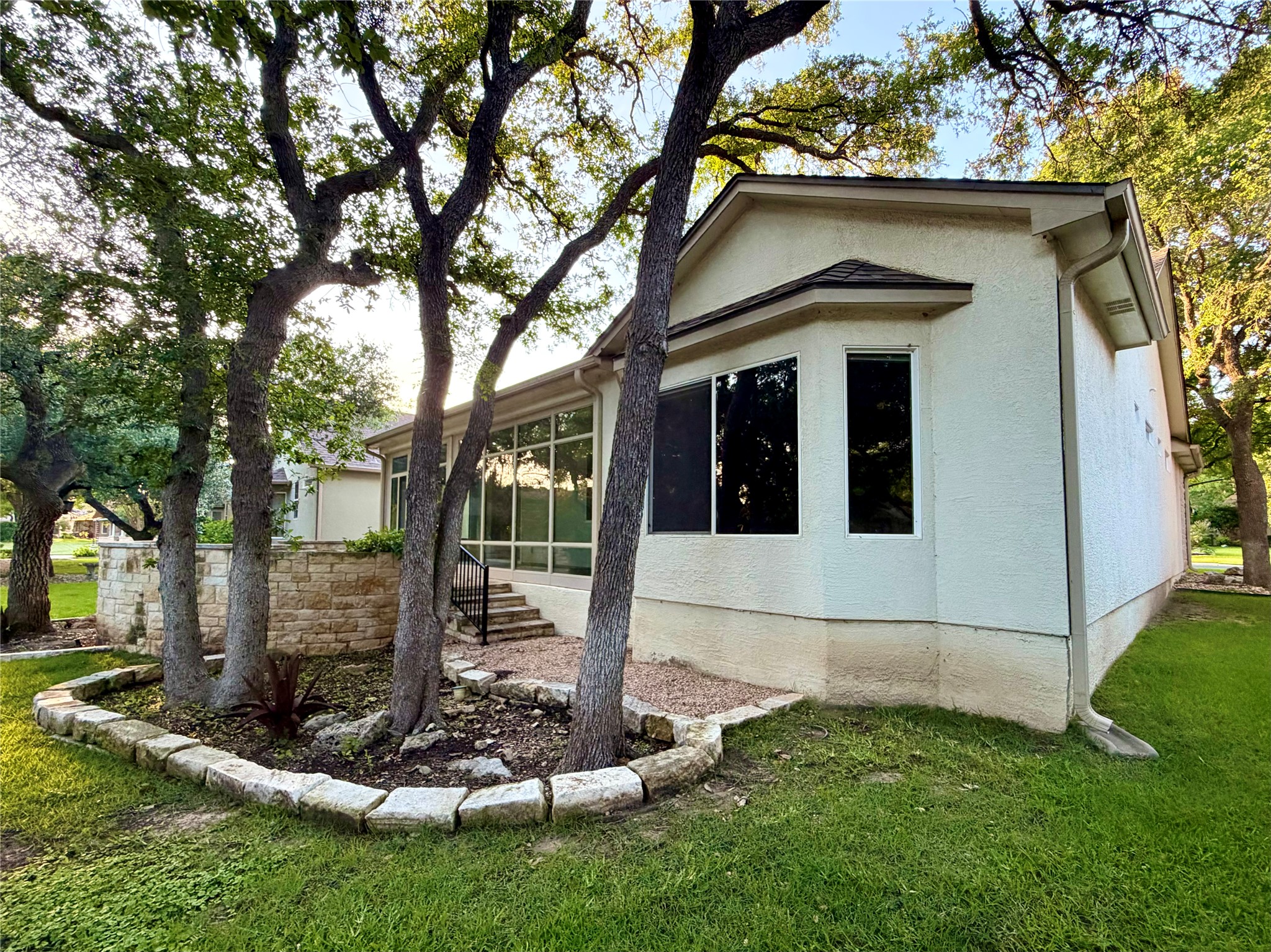 main property photo 28
